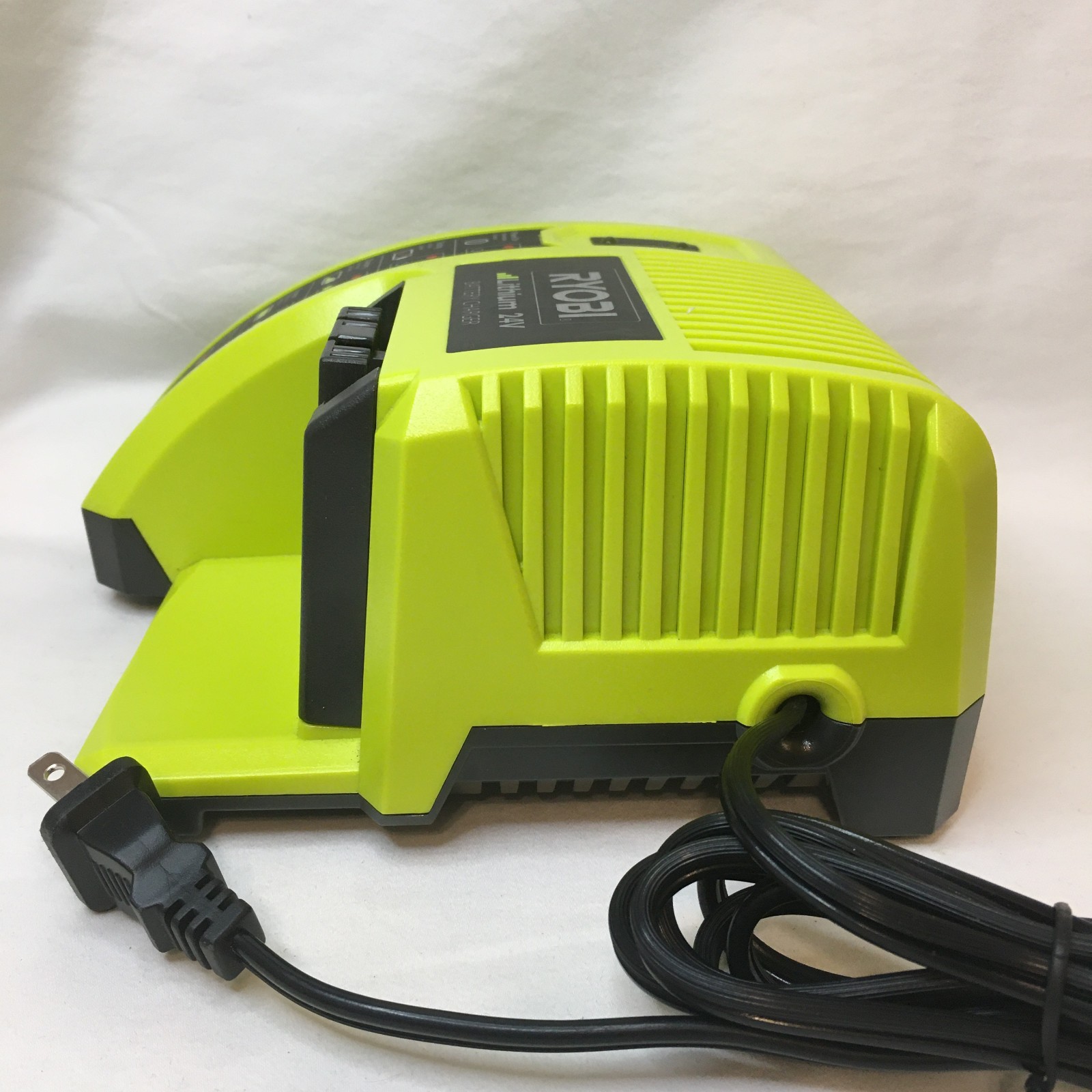 RYOBI 24V Battery Charger Lithium Batteries NOT included Powers On Very Clean
