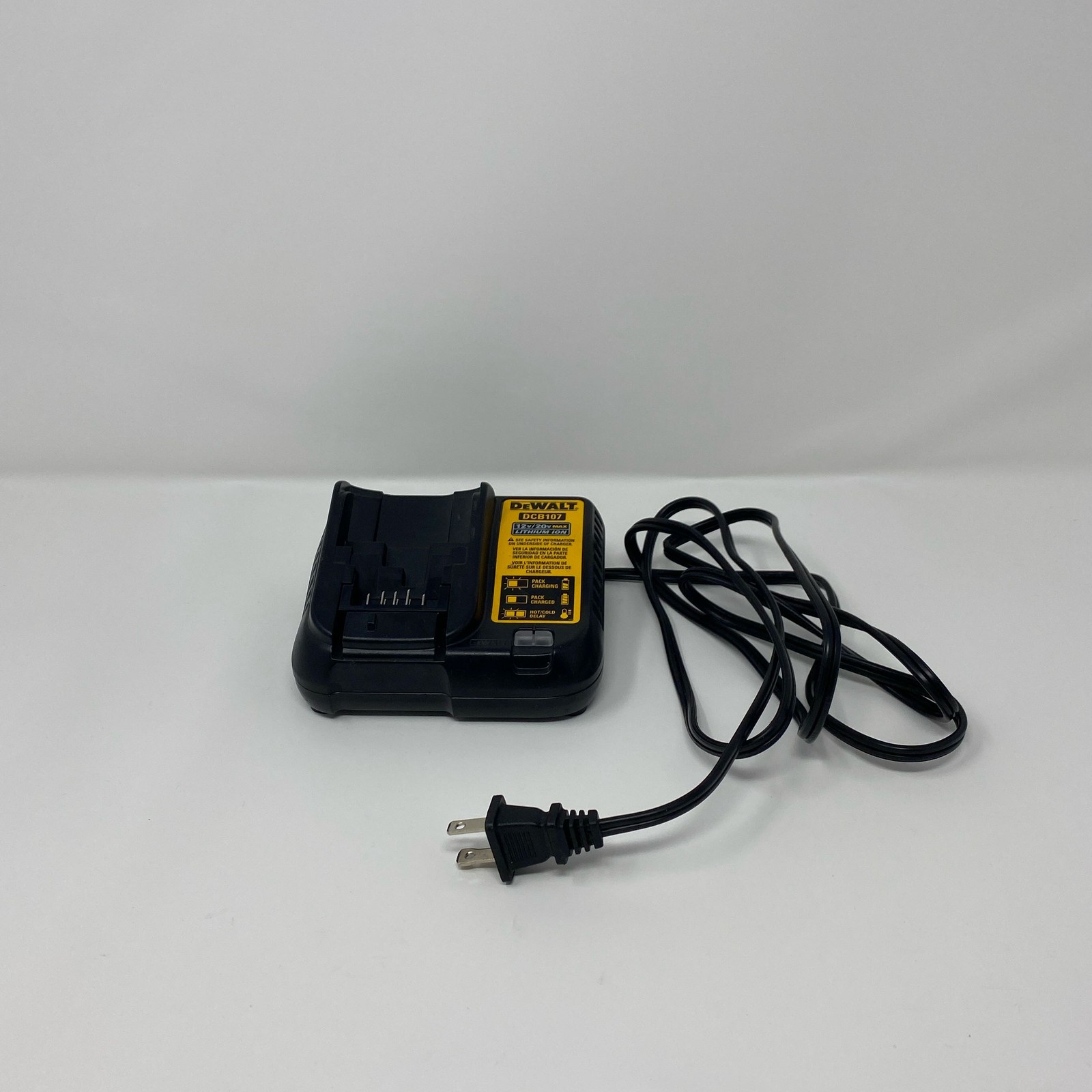 DEWALT DCB107 12V/20V MAX Li-Ion Charger – Black (Bulk Pack)