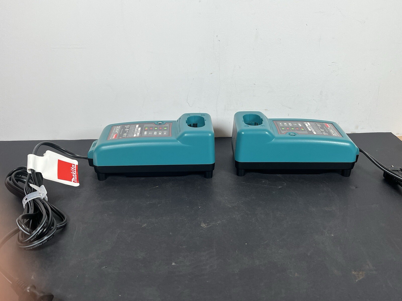 Set Of 2 Makita DC1414 T Ni-MH & Ni-Cd 7.2-14.4V Power Tool Battery Charger