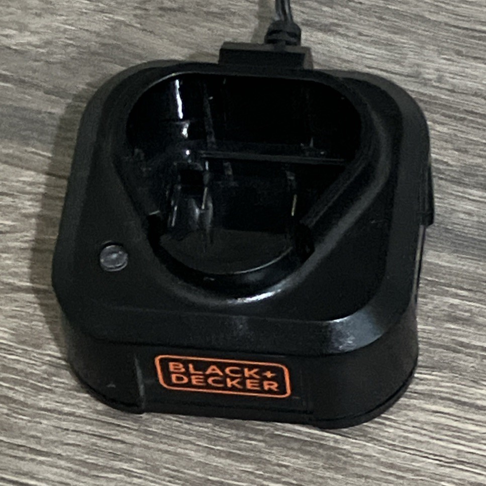 Black & Decker LCS122 Battery Charger 12V In Great Condition Charger Only