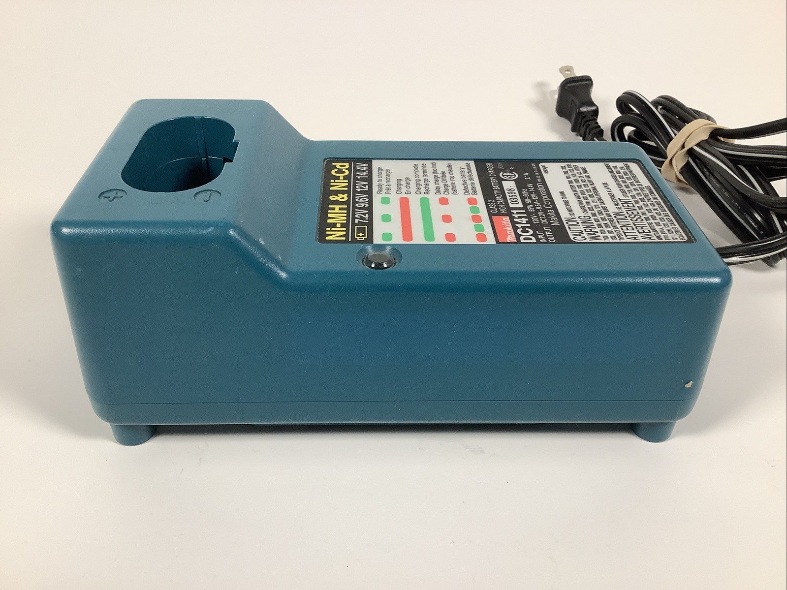Makita DC1411 Battery Charger Ni-Mh & Ni-Cd 7.2V 9.6V 12V 14.4V – Works Great –