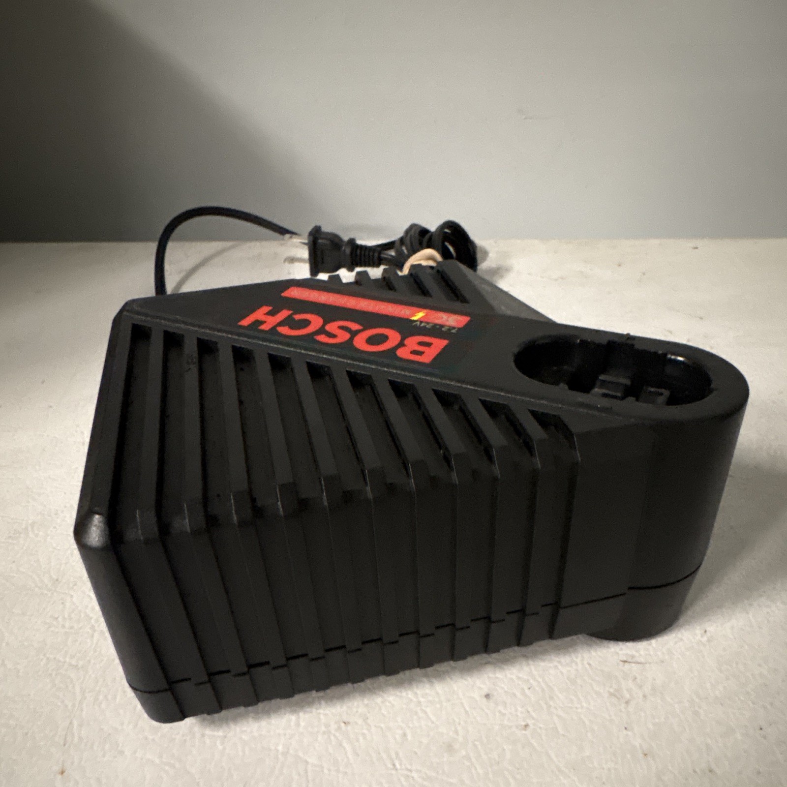 Bosch 7.2-24V Battery Charger BC 130 2 607 225 033, Black