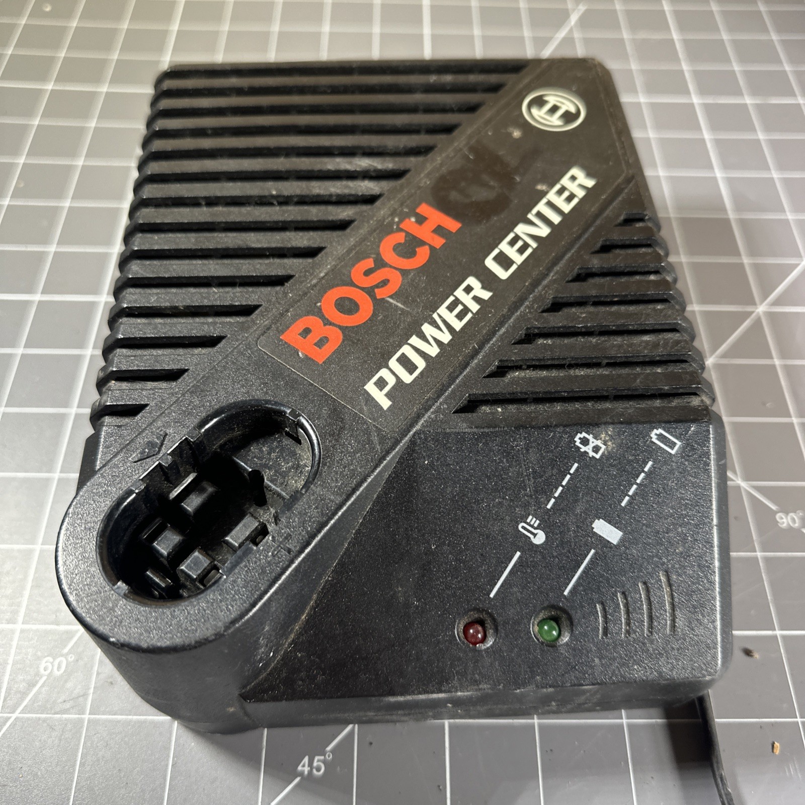 Bosch BC015 Power Center Battery Charger Output: 7,2V – 14,4V Genuine OEM
