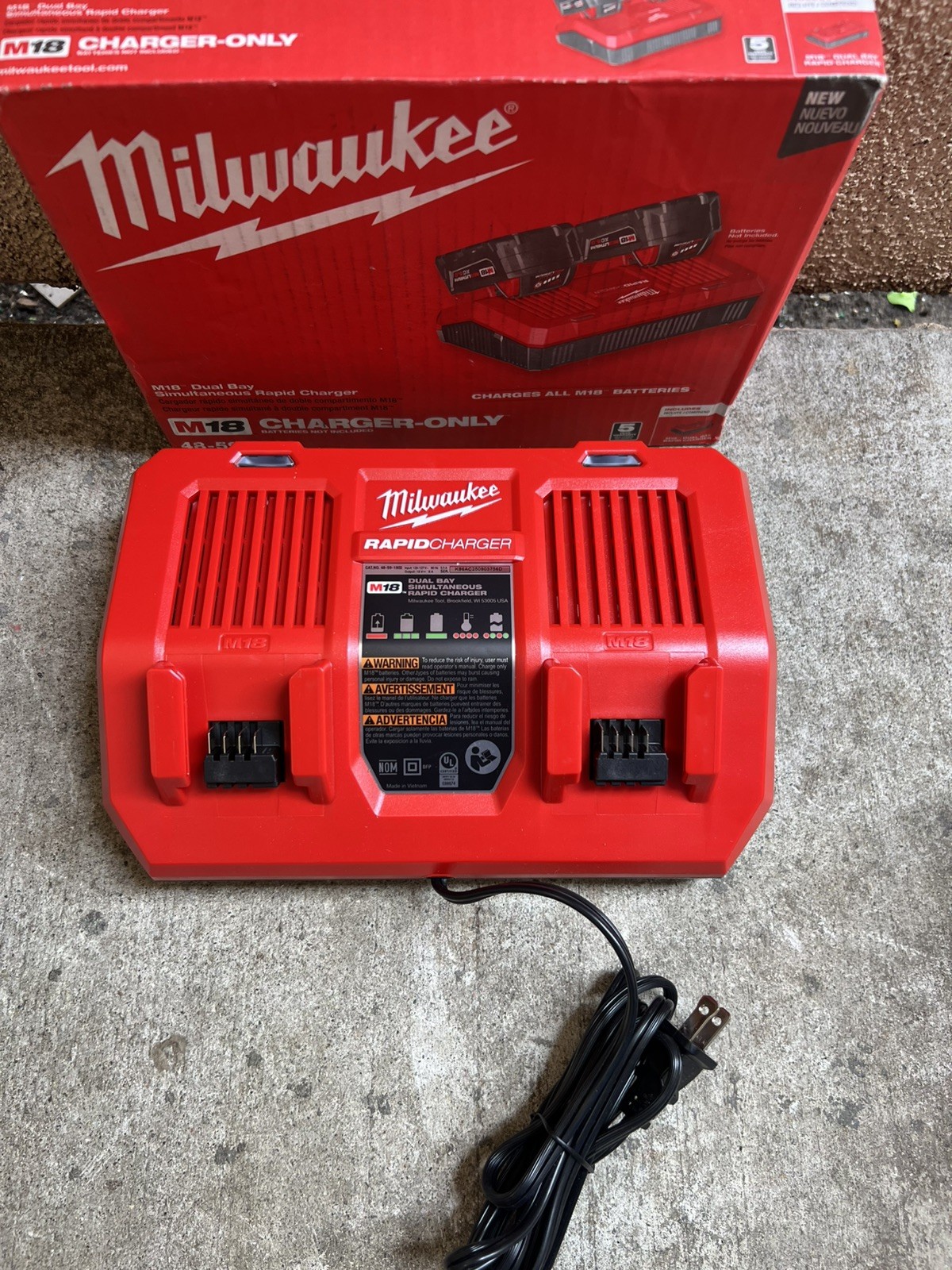 Milwaukee M18 Dual Bay Simultaneous Rapid Charger – Red (48-59-1802)