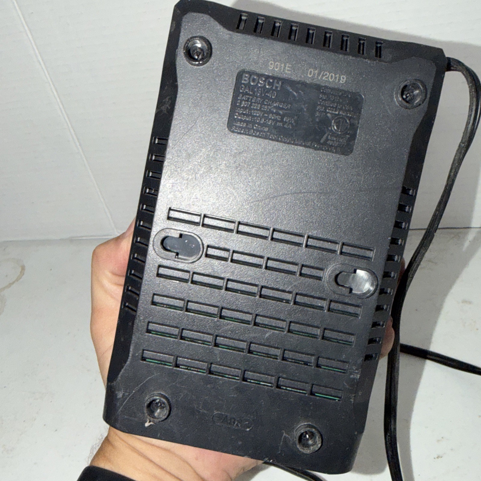 BOSCH Fast Battery Charger GAL18V-40 18 Volt Lithium Ion Black Tested