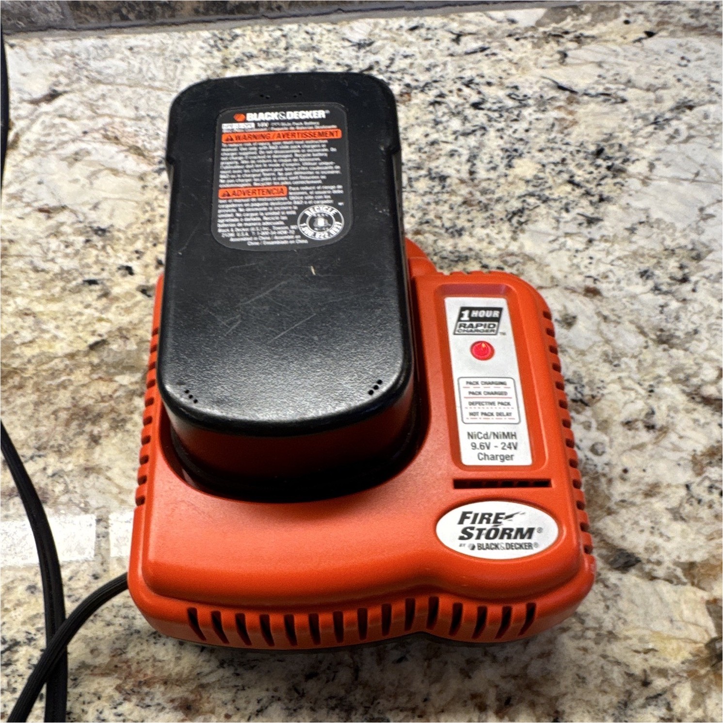 BLACK & DECKER Fire Storm 1-Hour Rapid Charger 9.6V-24V NiCd/NiMH BDFC240