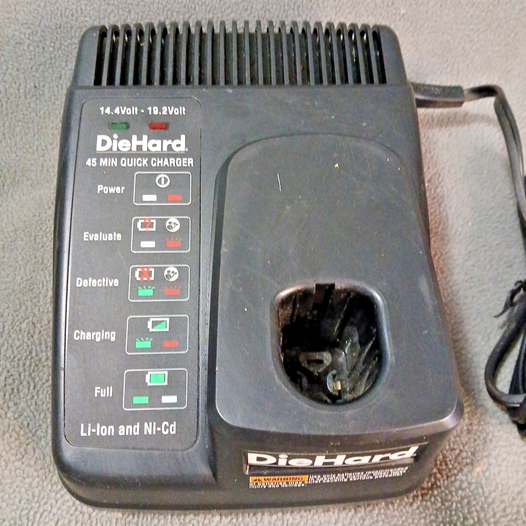 DieHard 45 Minute Quick Charger 14.4 Volt -19.2 Volt Li-Ion & Ni-Cad 315 259260