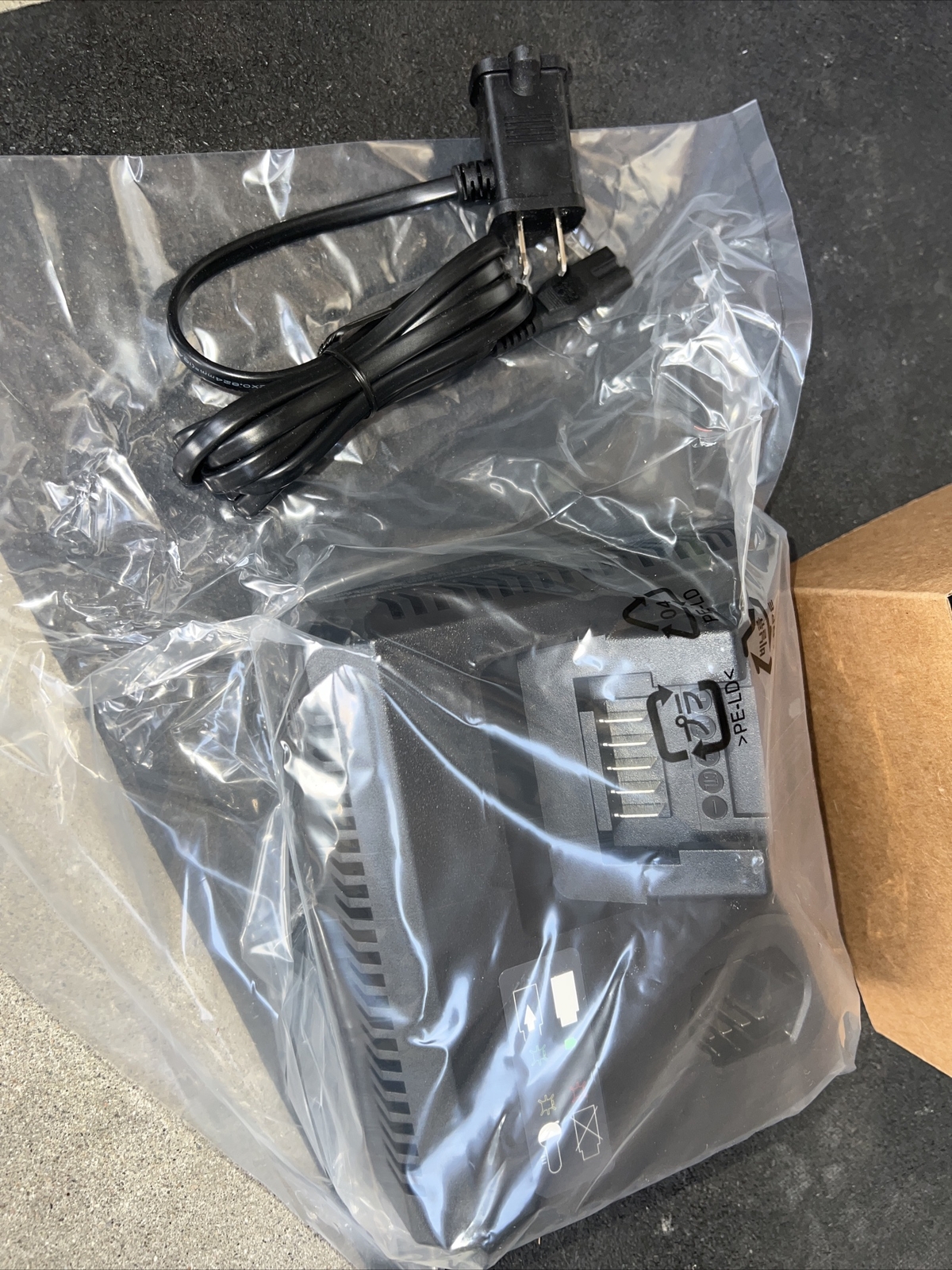 For Snap-on CTC131 14.4 and 18 V Dual Bay Charger – Black Tool Only