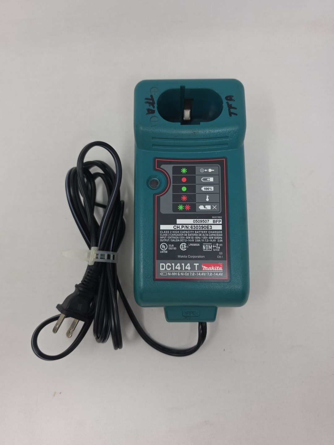 Makita DC1414T 7.2v 9.6v 12v 14.4v Ni-Mh Ni-Cd Charger TESTED & WORKS Used
