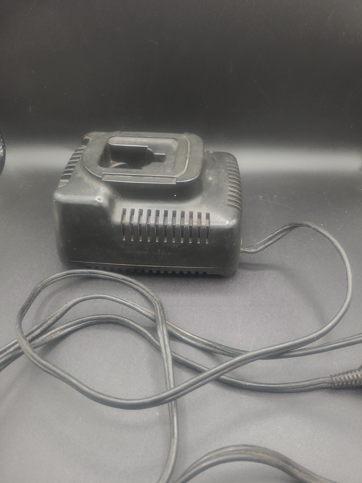 Dewalt DW9109 7.2-18 V Vehicle Battery Charger Cigarette Lighter Plug