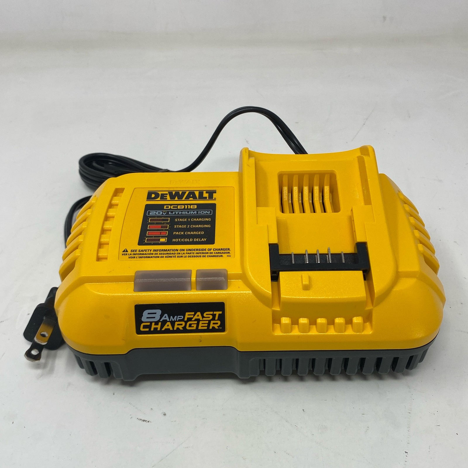 DEWALT DCB118 20V/60V FLEXVOLT 8A Fast Charger Yellow/Black