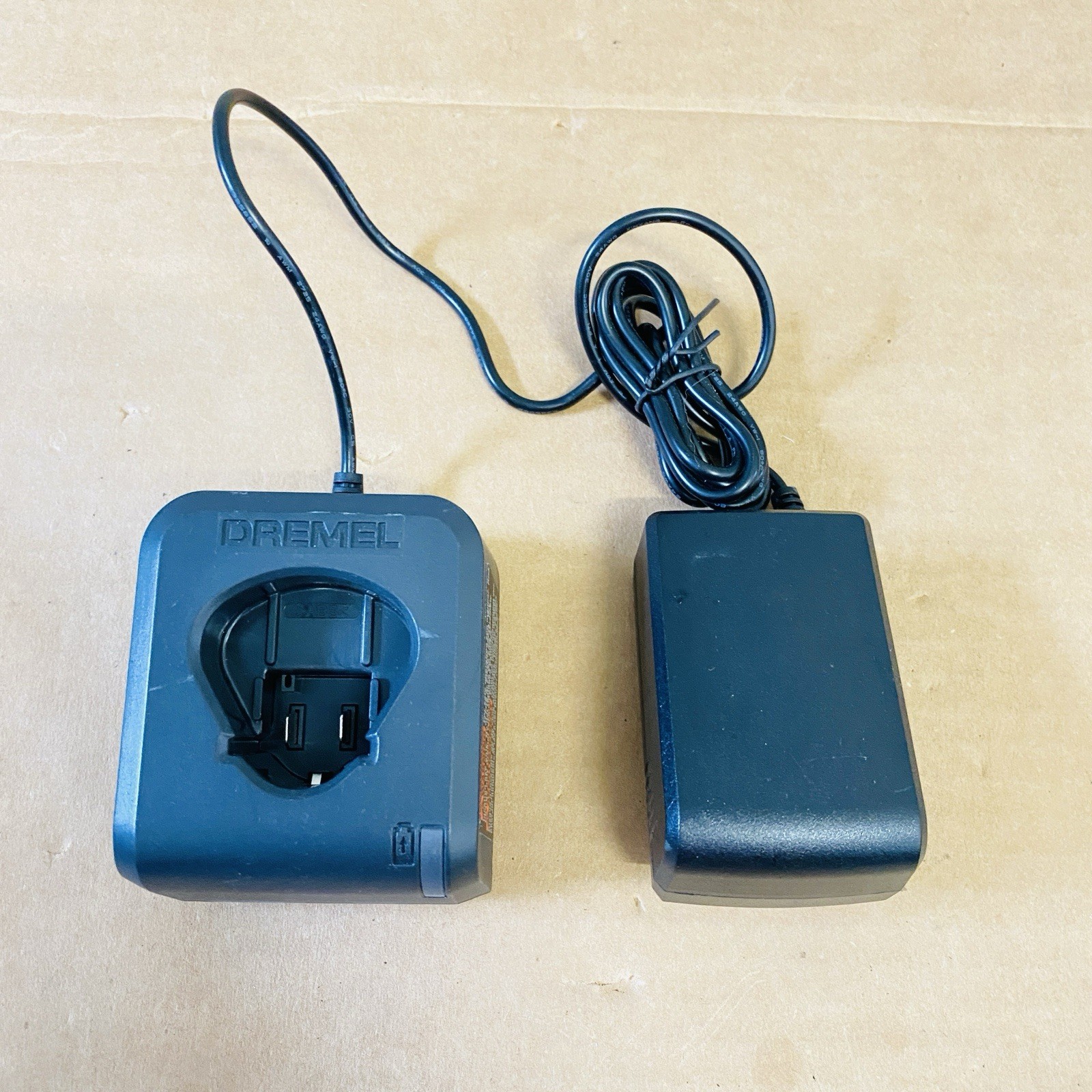 DREMEL GAL12V-20 OEM 7.2V 10.8V 12V Max Lithium Battery Charger , Tested Works