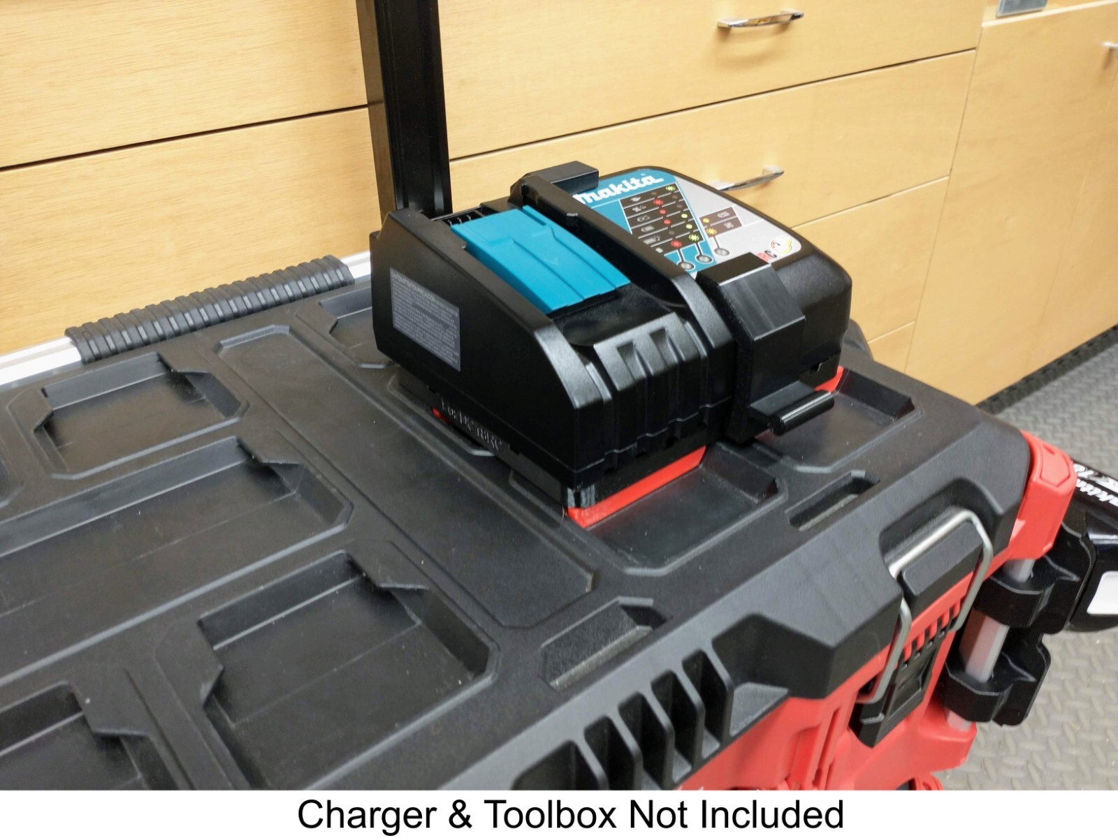 Milwaukee Packout Mount for Makita DC18RC, DC18SD, DC18RA, DC40RA Chargers