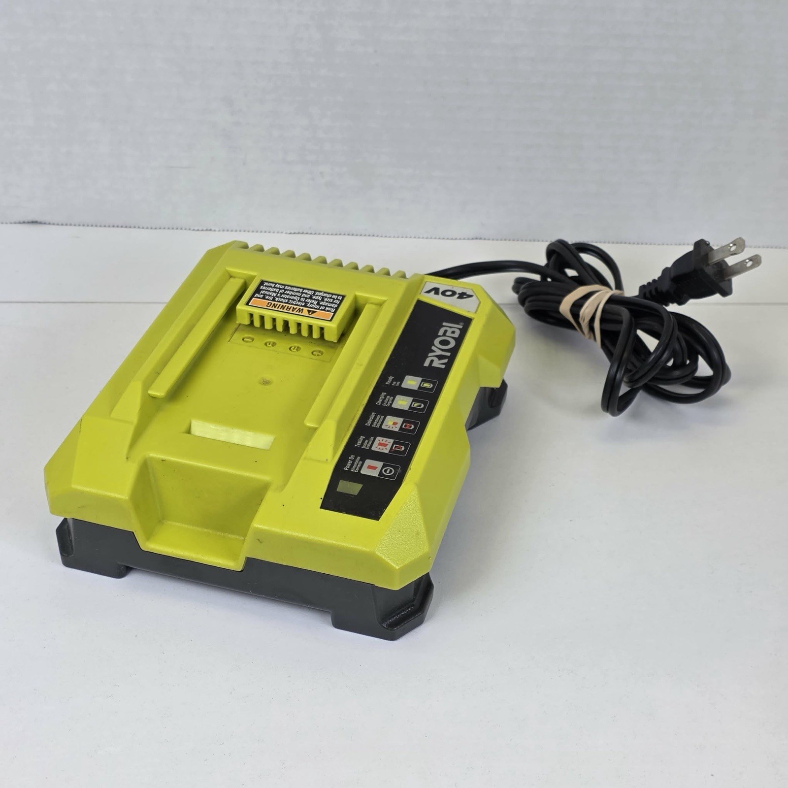 Ryobi OP401 40-volt lithium-ion rapid battery charger