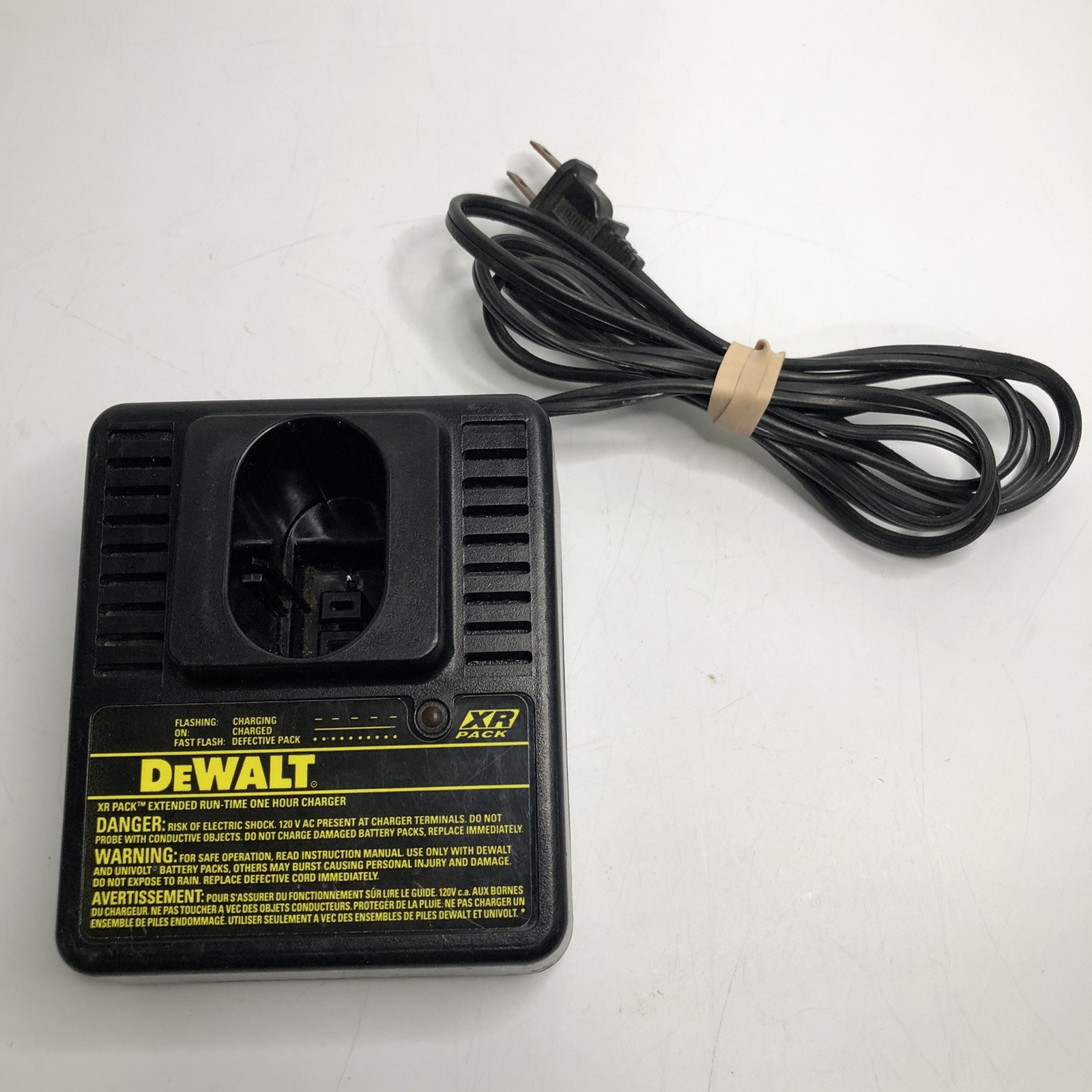 Dewalt DW9106 XR PACK Extended Run Time One Hour Battery Charger