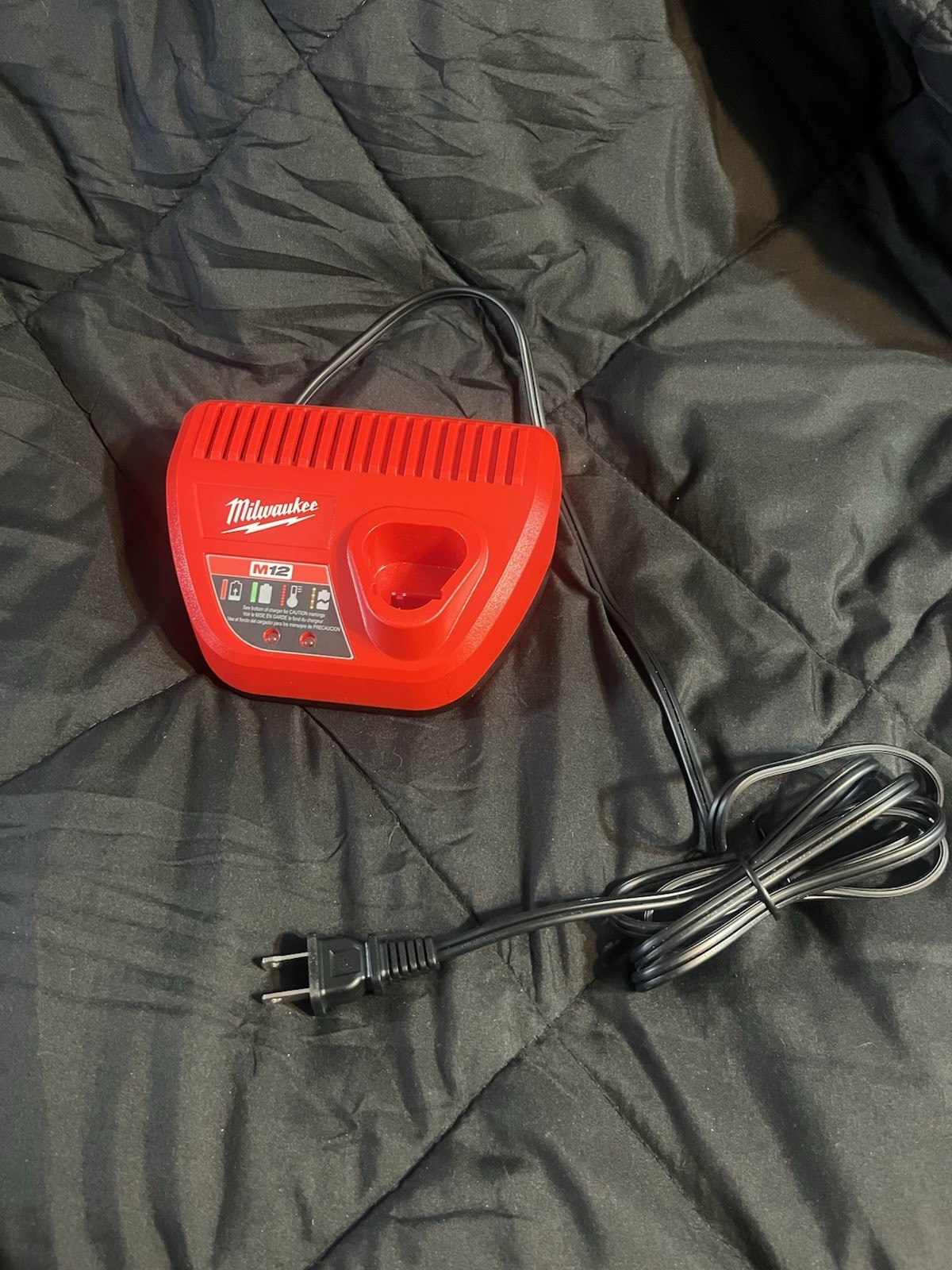 Milwaukee M12 12V Li-Ion Battery Charger Red 48-59-2401 (1-Bay)