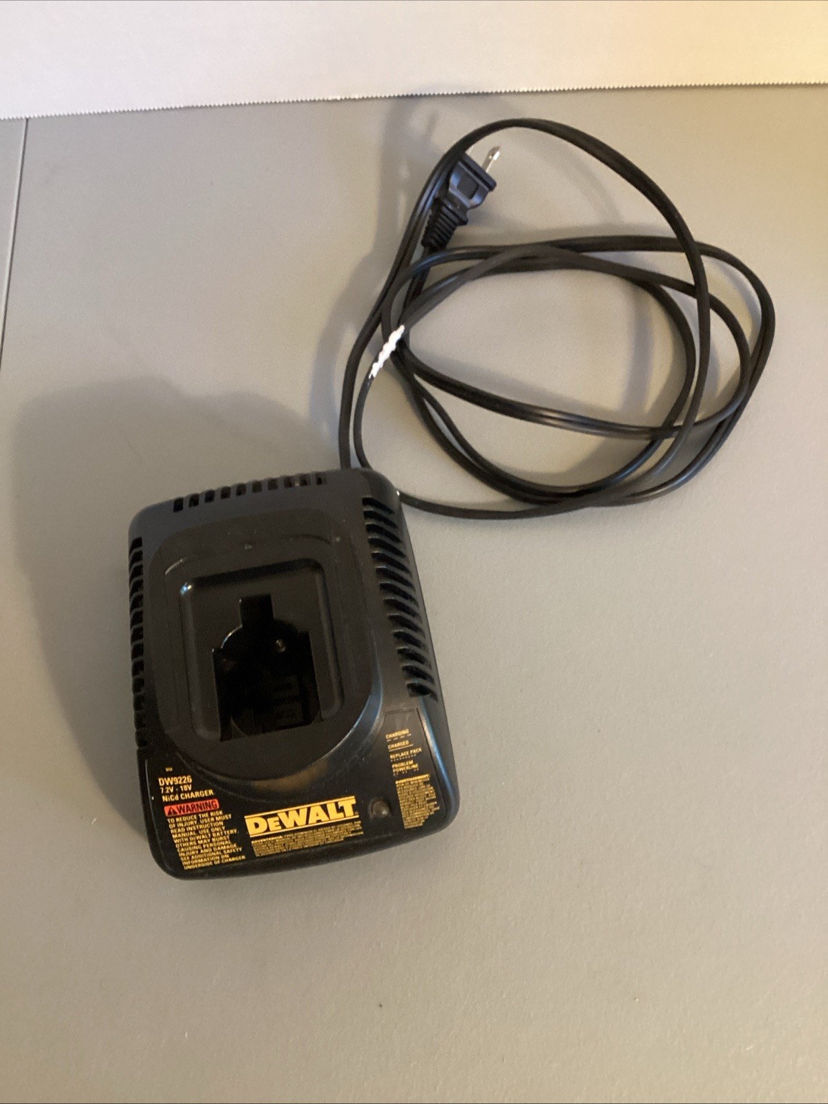 DeWalt DW9226 7.2V–18V NiCd Battery Charger OEM Tested Works