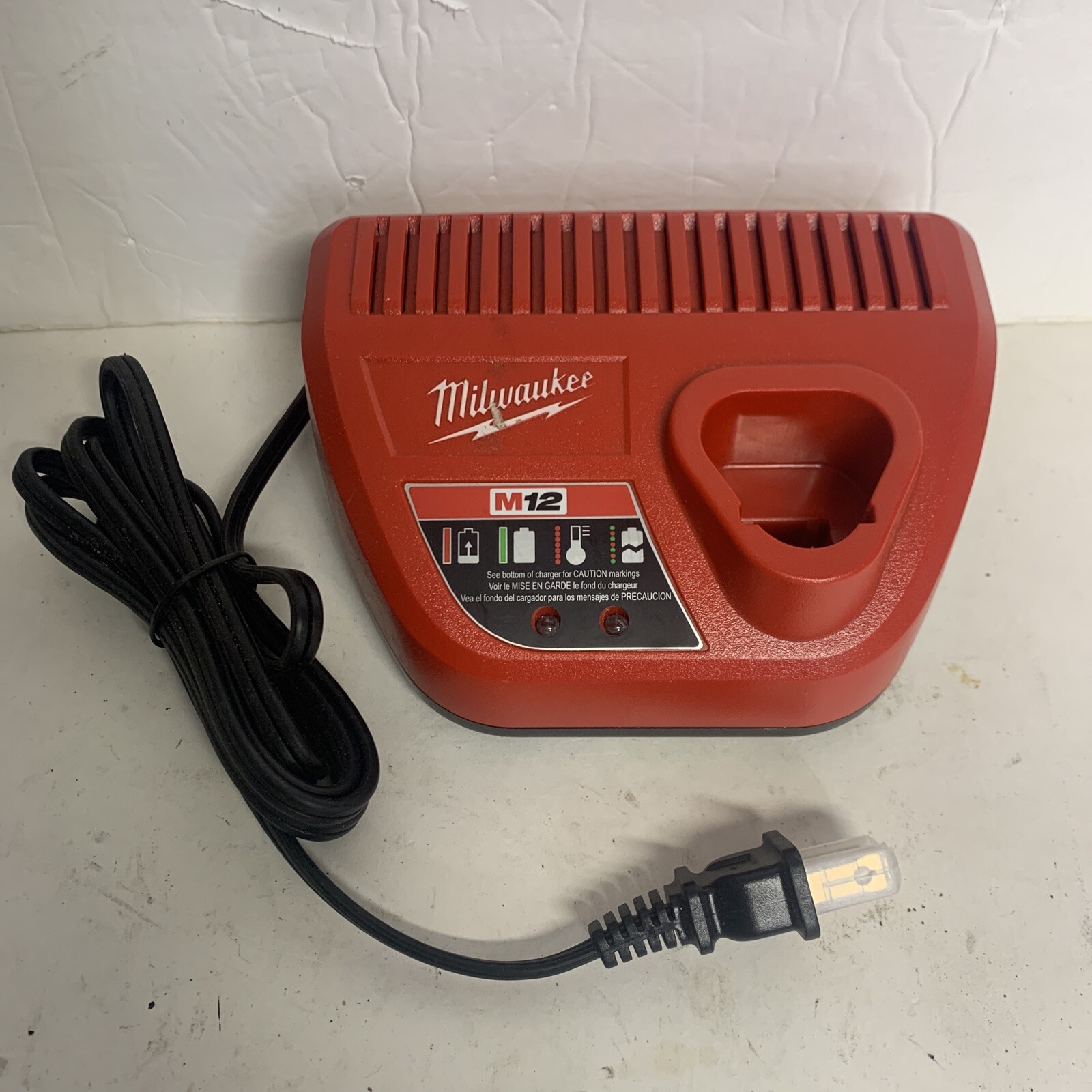 New Genuine Milwaukee M12 Lithium-ion Battery Charger * Official * Open box *