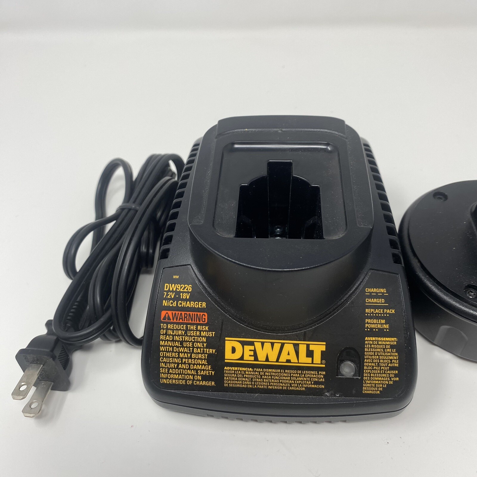 Dewalt DW9226 Ni-Cd Rechargeable with DC9098 Dewalt Battery