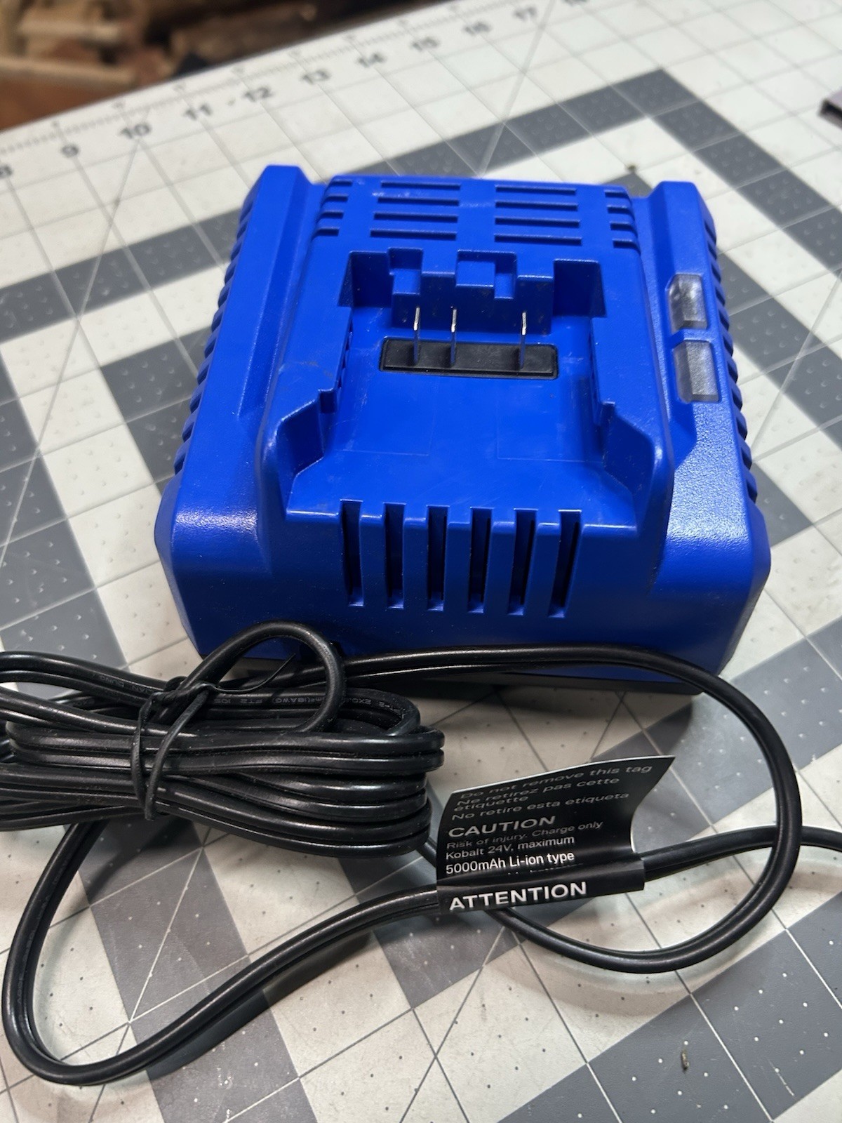 Kobalt 24V Volt MAX Lithium Ion BATTERY WALL MOUNT CHARGER KRC 2445-03 NEW (134)