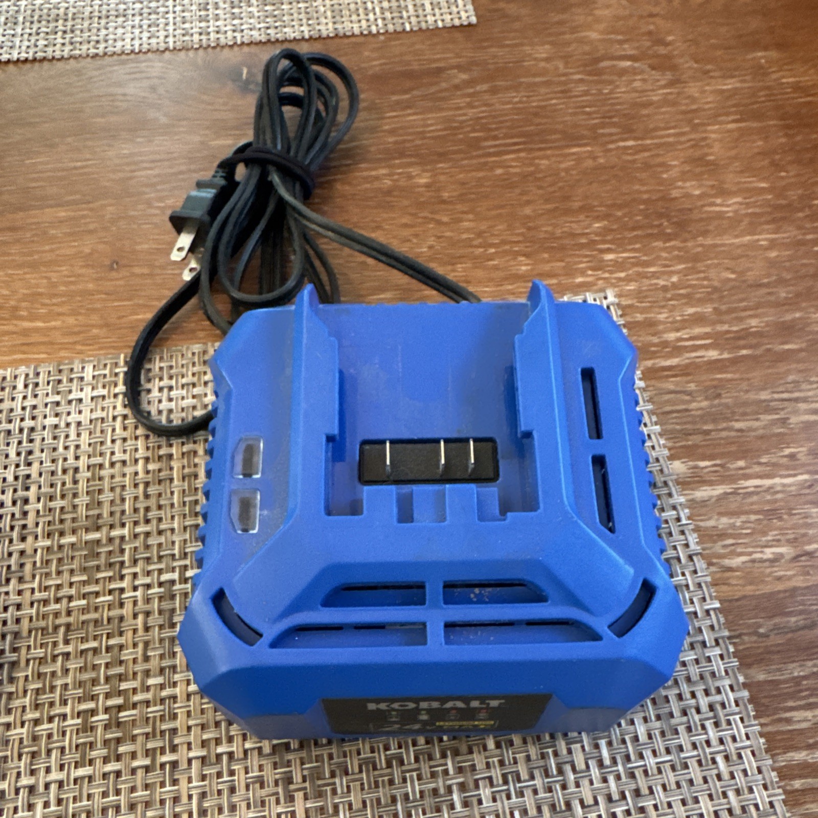 Kobalt 24V Max Power Tool Battery Charger KCH 2401-03