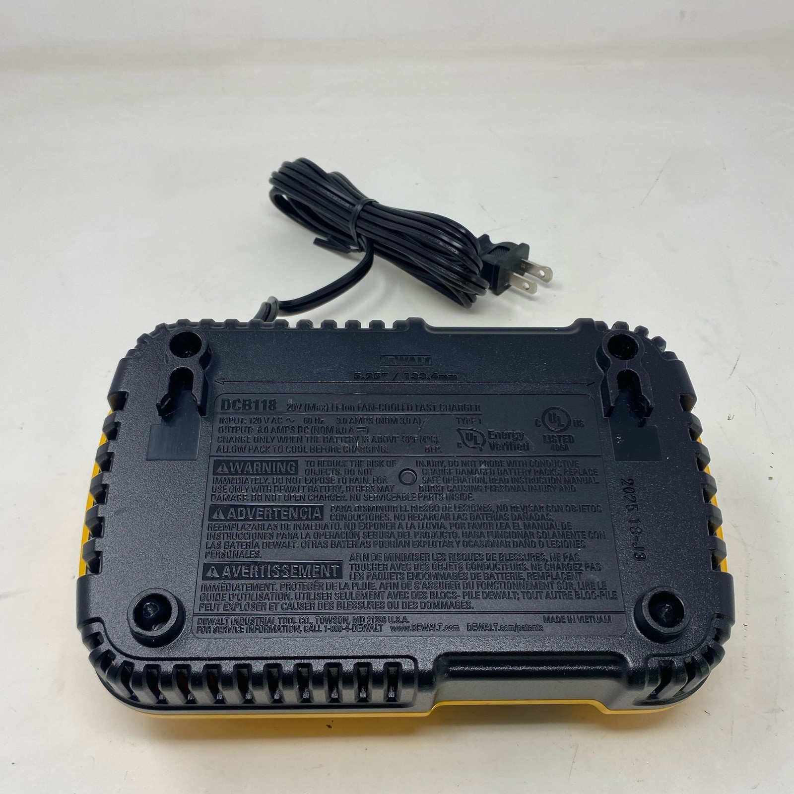 DEWALT DCB118 20V/60V FLEXVOLT 8A Fast Charger Yellow/Black