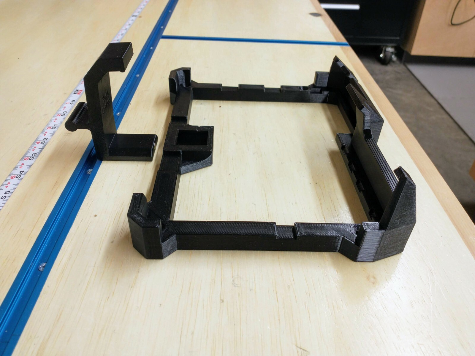 Wall Mount for Milwaukee Super Charger M12 & M18 (Model 48-59-1811)