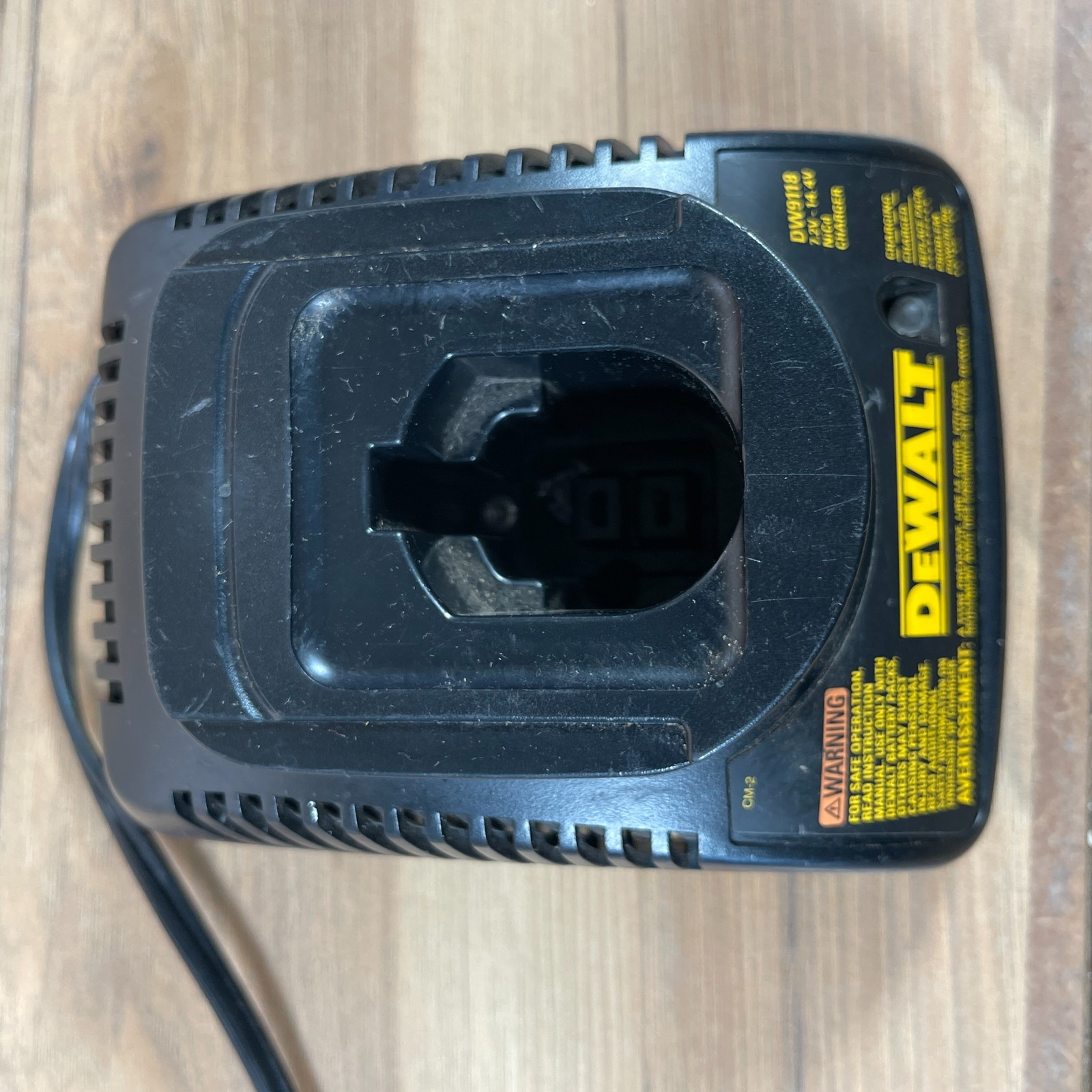 Dewalt DW9118 NiCd Genuine Battery Charger Black 7.2V-14.4V 1-Hour Power Tool