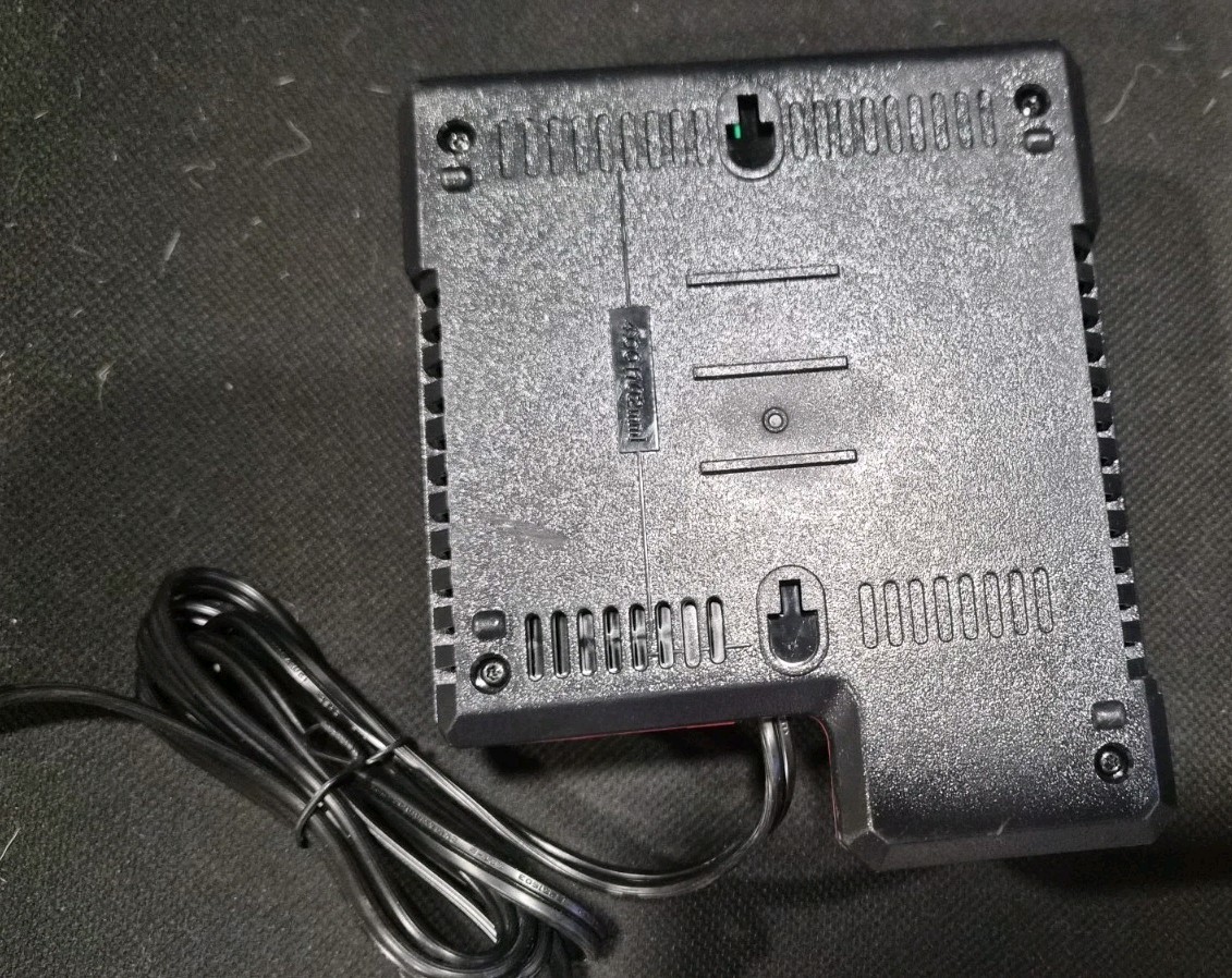 Genuine MILWAUKEE 48-59-1812 18V M12 / M18 LITHIUM ION CHARGER New
