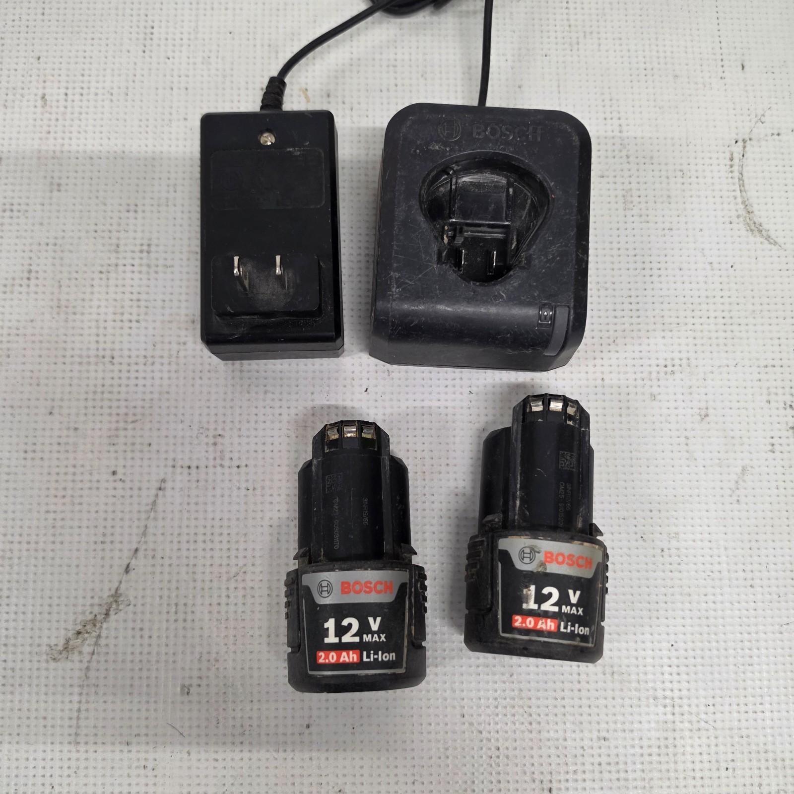 Bosch 12V 2Ah (2) Batteries BAT414 & Charger GAL12V-20