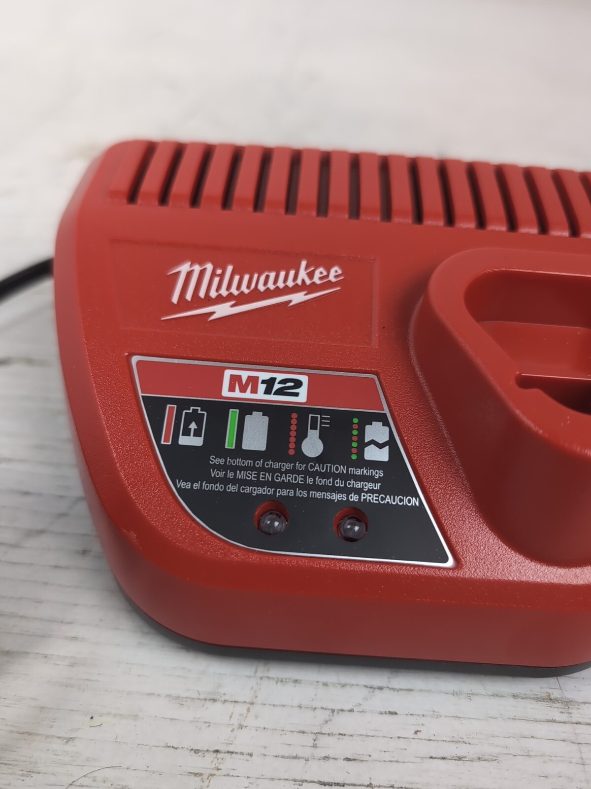 Milwaukee M12 12 Volt Charger Red Lithium-Ion 48-59-2401 GENUINE – New Open Box