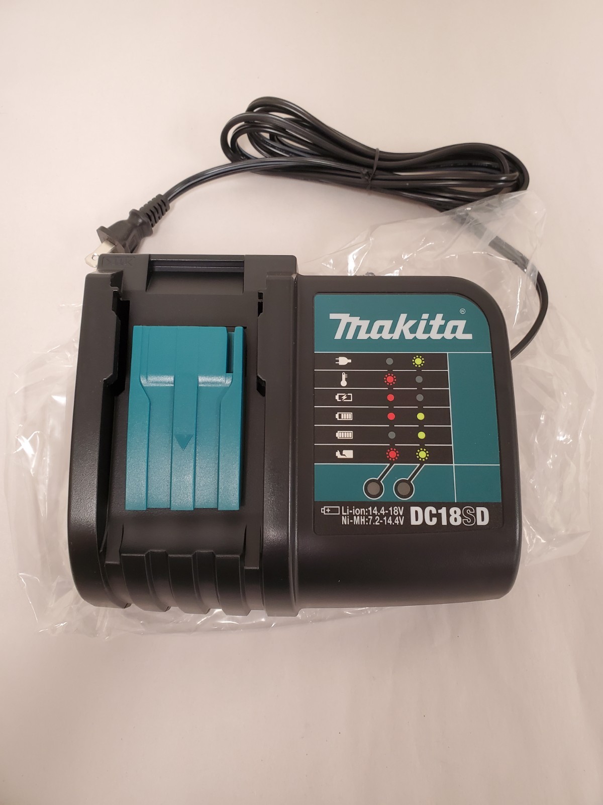 *New* Makita DC18SD 18-Volt Lithium-Ion Rapid Optimum Battery Charger