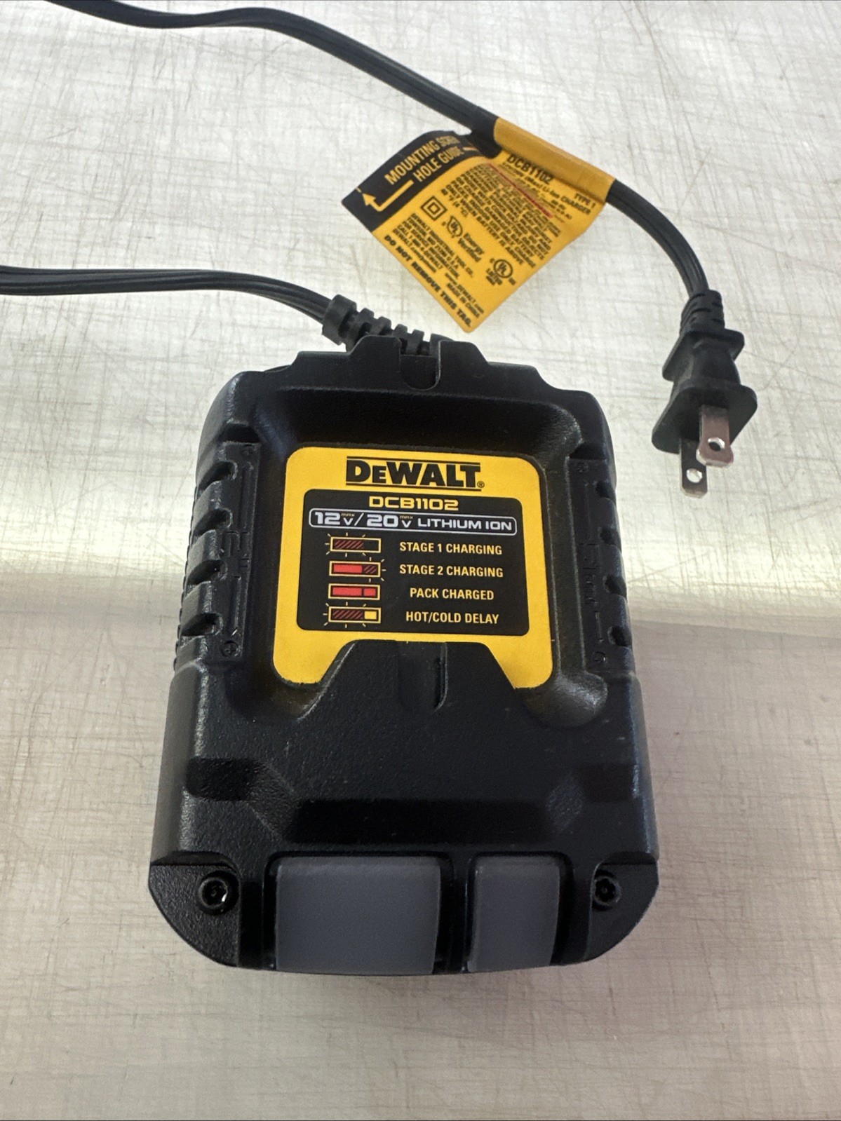 Dewalt Battery Charger 12/20V Max Flexvolt Lithium-Ion 2 AMP, DCB1102