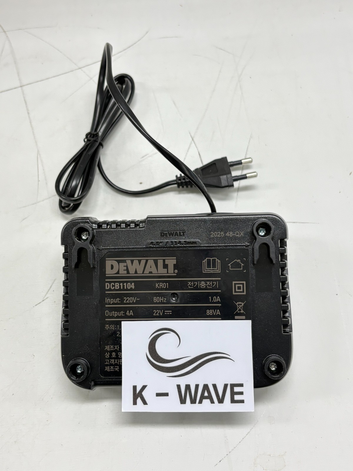 DEWALT DCB1104 12V–20V Max Li-Ion Charger / 220V–240V / Express / Genuine