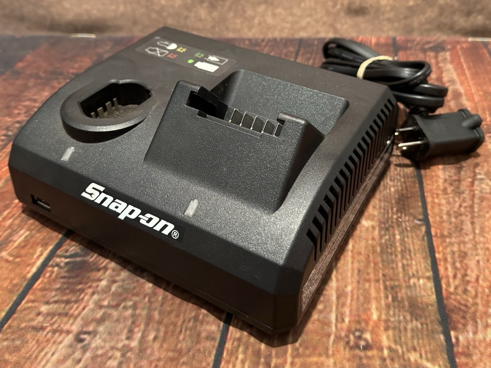 Snap-On CTC131A Battery Charger For 14.4/18V Batteries