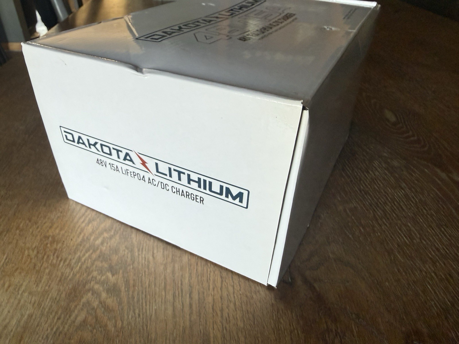 Dakota Lithium 48V 15A LiFEP04 AC/DC Charger New in Box.