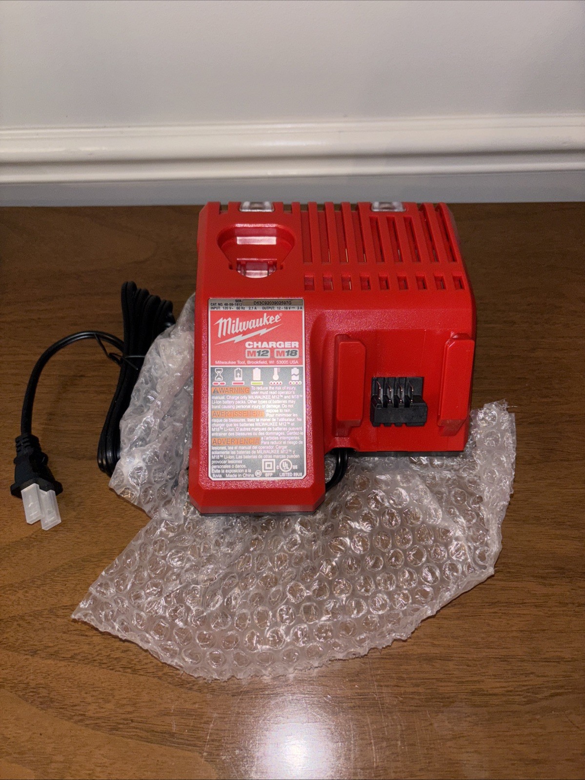 Milwaukee 48-59-1812 M18 M12 Multi Voltage Lithium Battery Charger