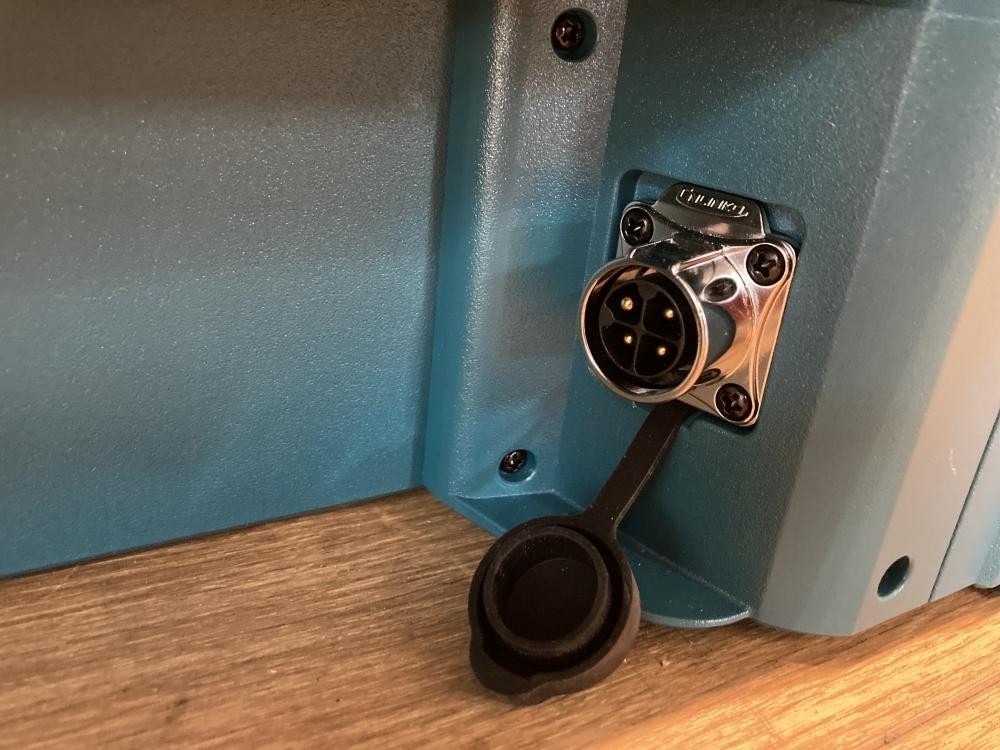 Makita 40Vmax Multi-port Charging Case A-78352 BCC02 12-port Charger Used