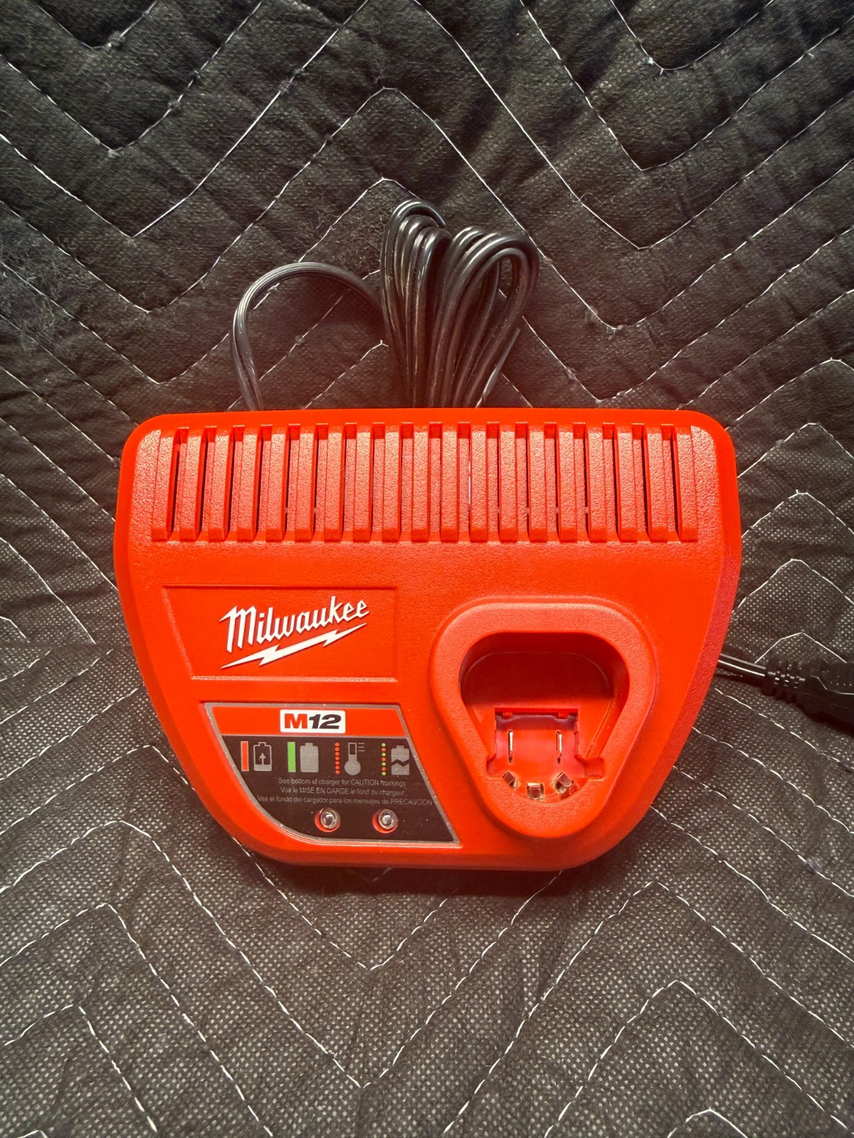MILWAUKEE 48-59-2401 Battery Charger: Single-Port Charging, For 12V DC