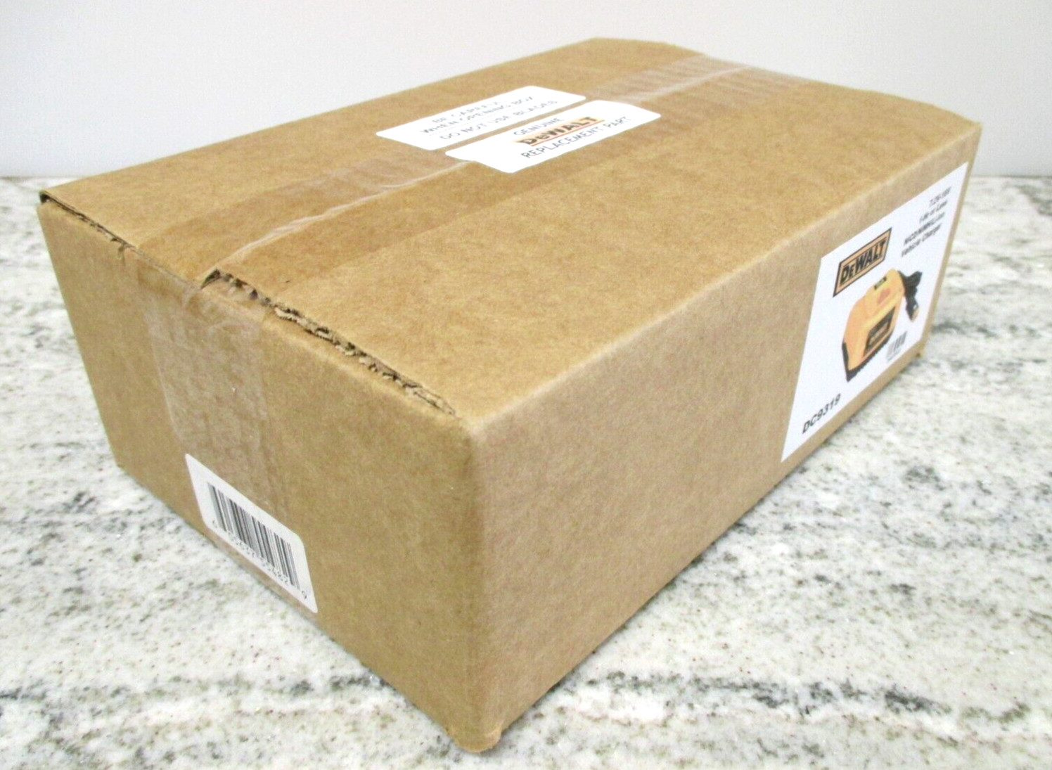 Genuine DEWALT DC9319 7.2V 12V 14.4V 18V Volt 1-Hr Vehicle Charger *NEW IN BOX*