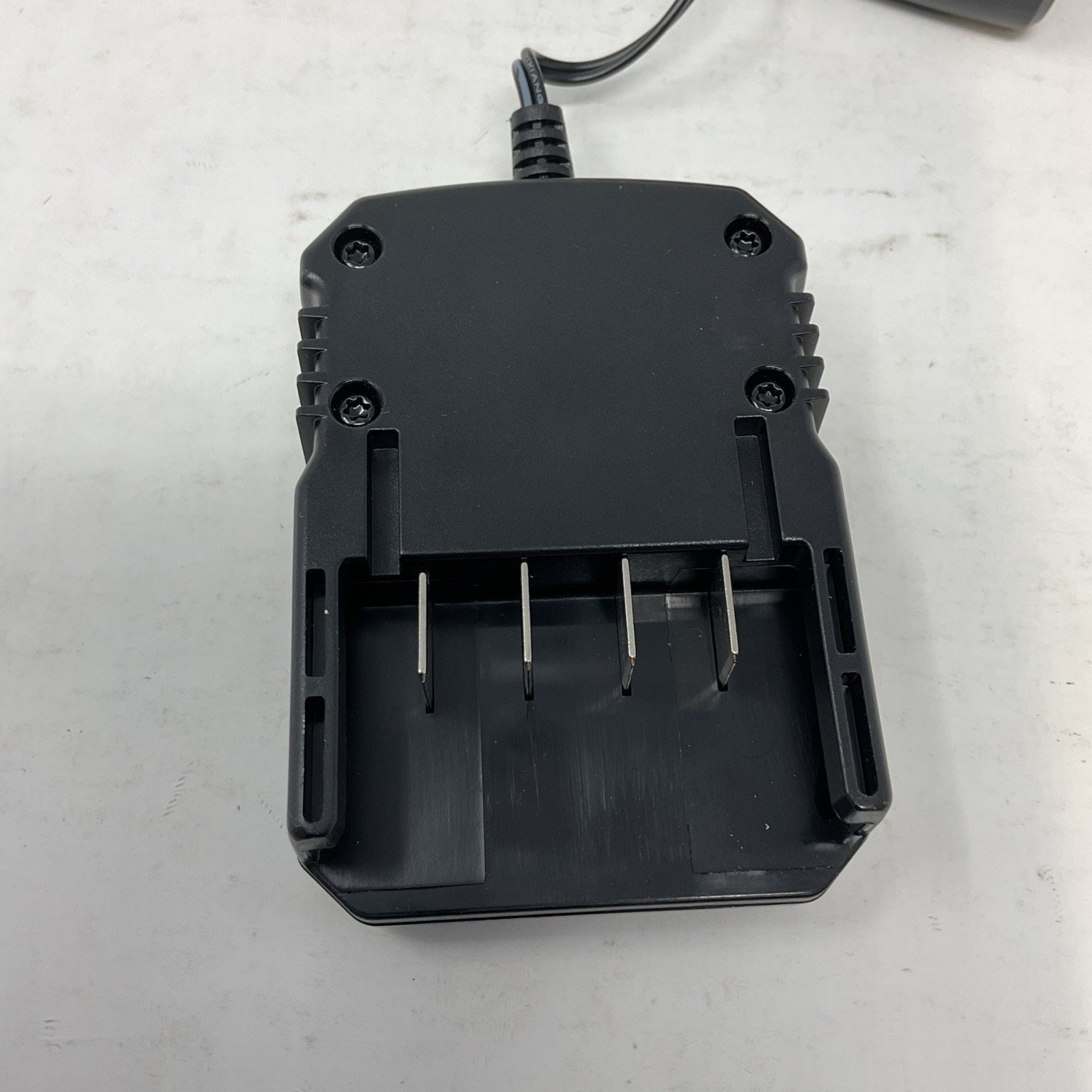 OEM Greenworks 24V Compact Battery Charger 2978602 24 Volt + owner’s manual