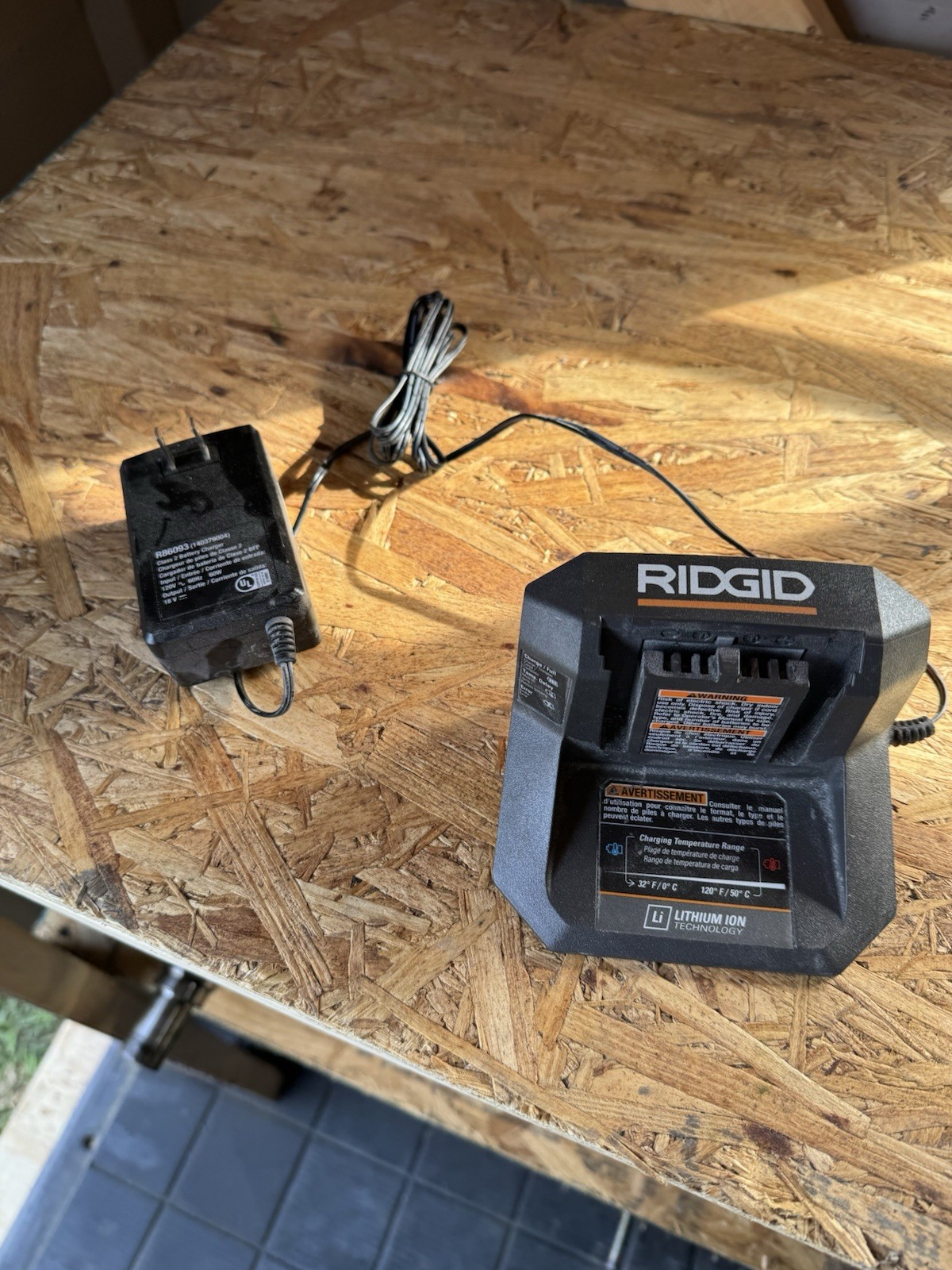 New RIDGID Single Port Battery Charger, R86093, 18V