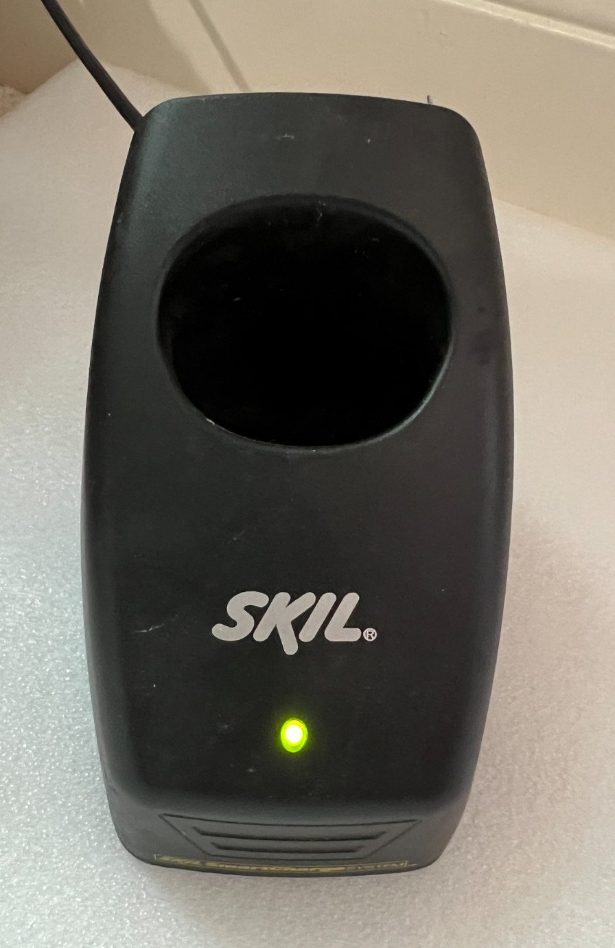 Skil LIC72 Smart Charge System Battery Charger for 7.2V Li-ion Battery