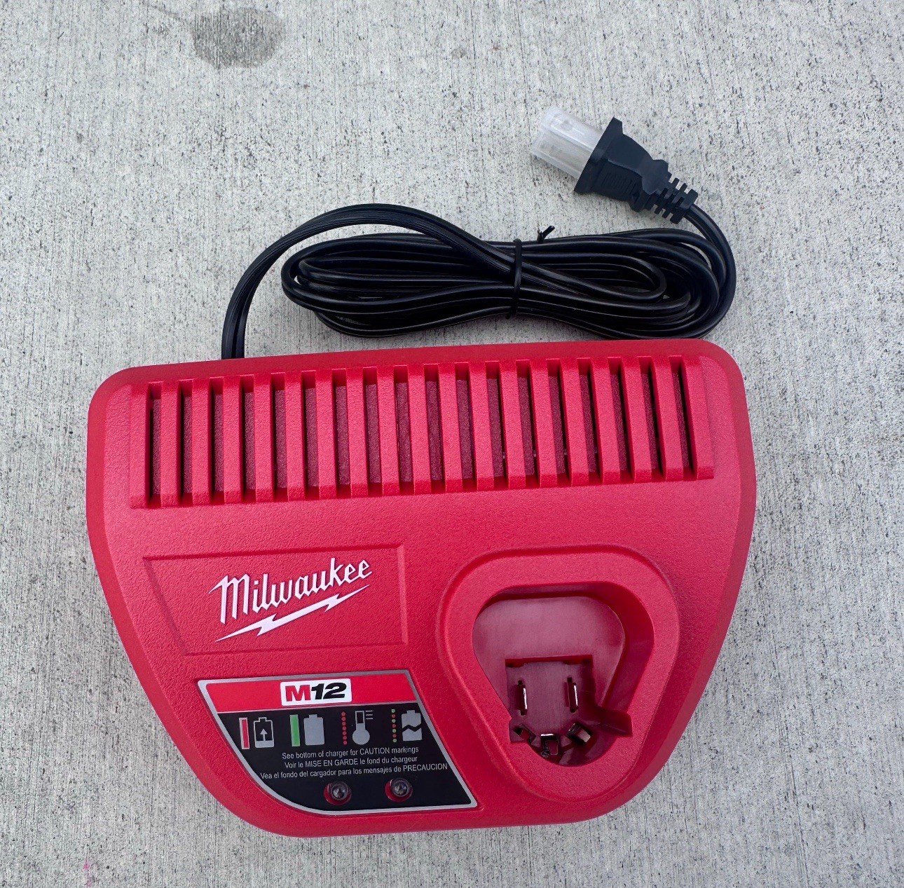Milwaukee M12 Charger 12 Volt Single Port New