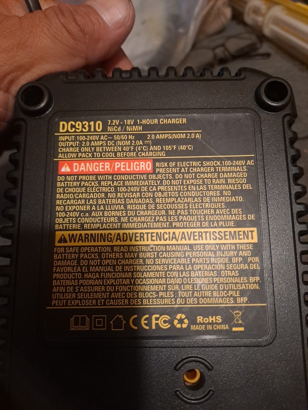 7.2 V – 18V Dc9310 Dewalt Nicd Fast Charger 1hr.