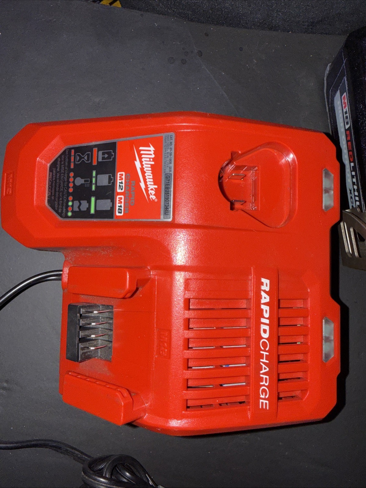 Milwaukee RAPID CHARGER M12 &M18 Model 48-59-1808. 2025 Date Code