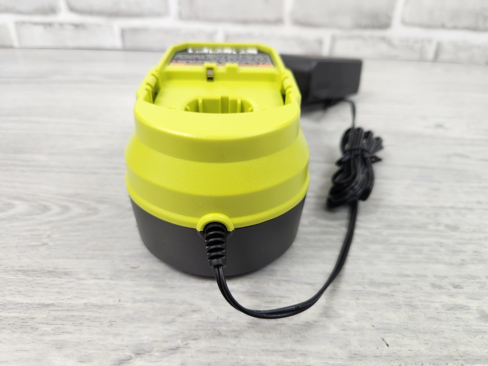 Roybi 18V One Plus Battery Charger – PCG002