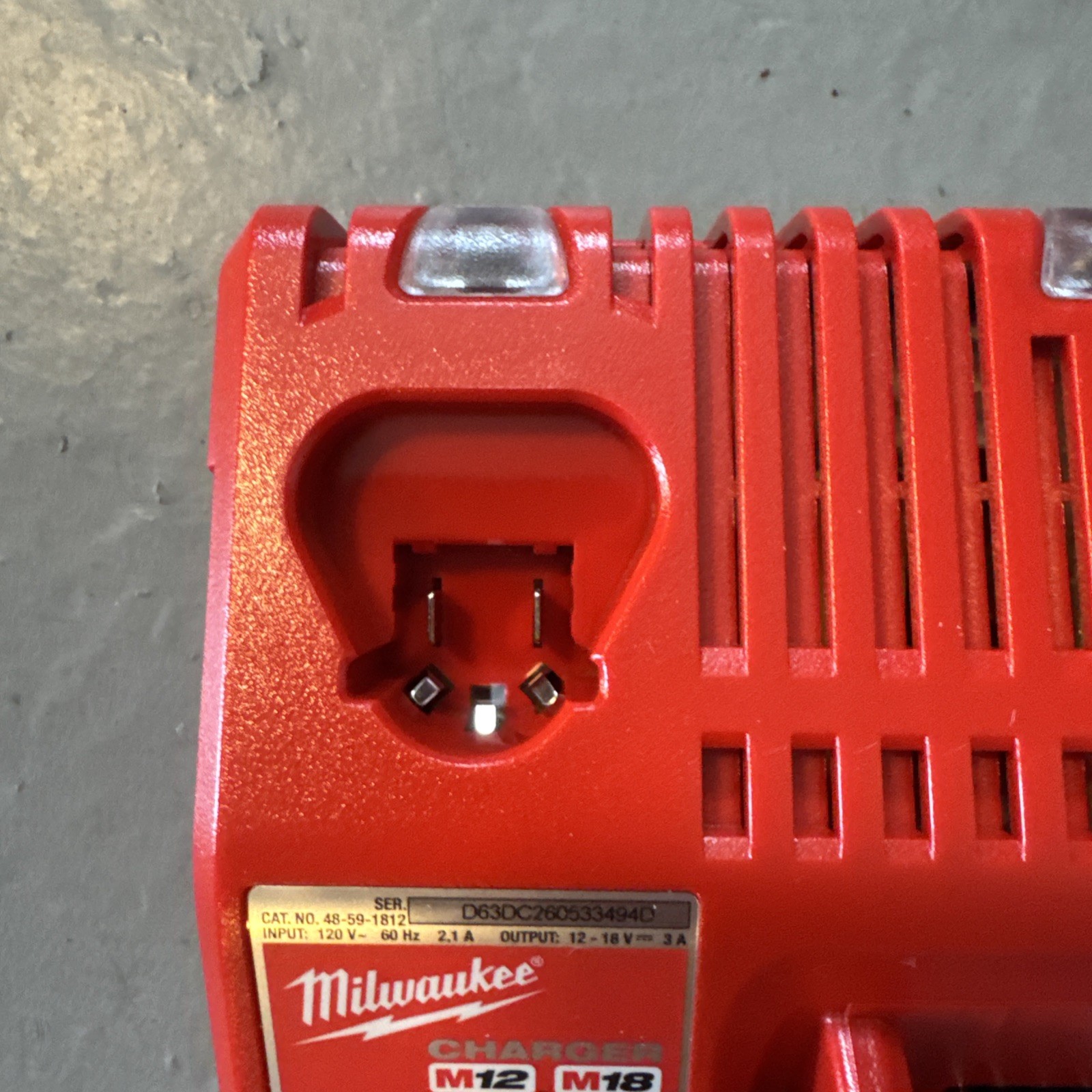 Genuine MILWAUKEE 48-59-1812 18V M12 / M18 LITHIUM ION CHARGER
