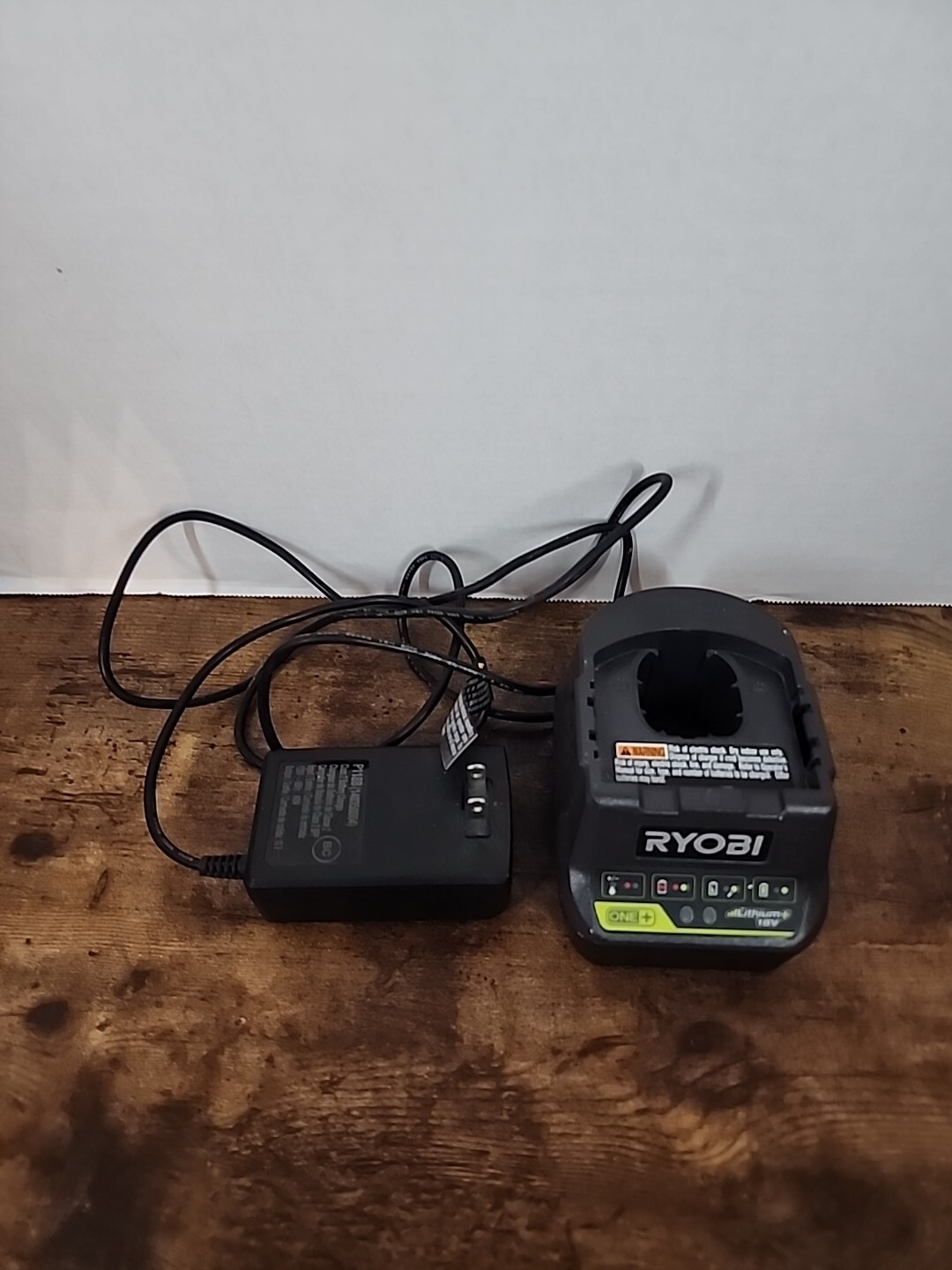 Ryobi One P118B 18V Lithium Ion Battery Charger