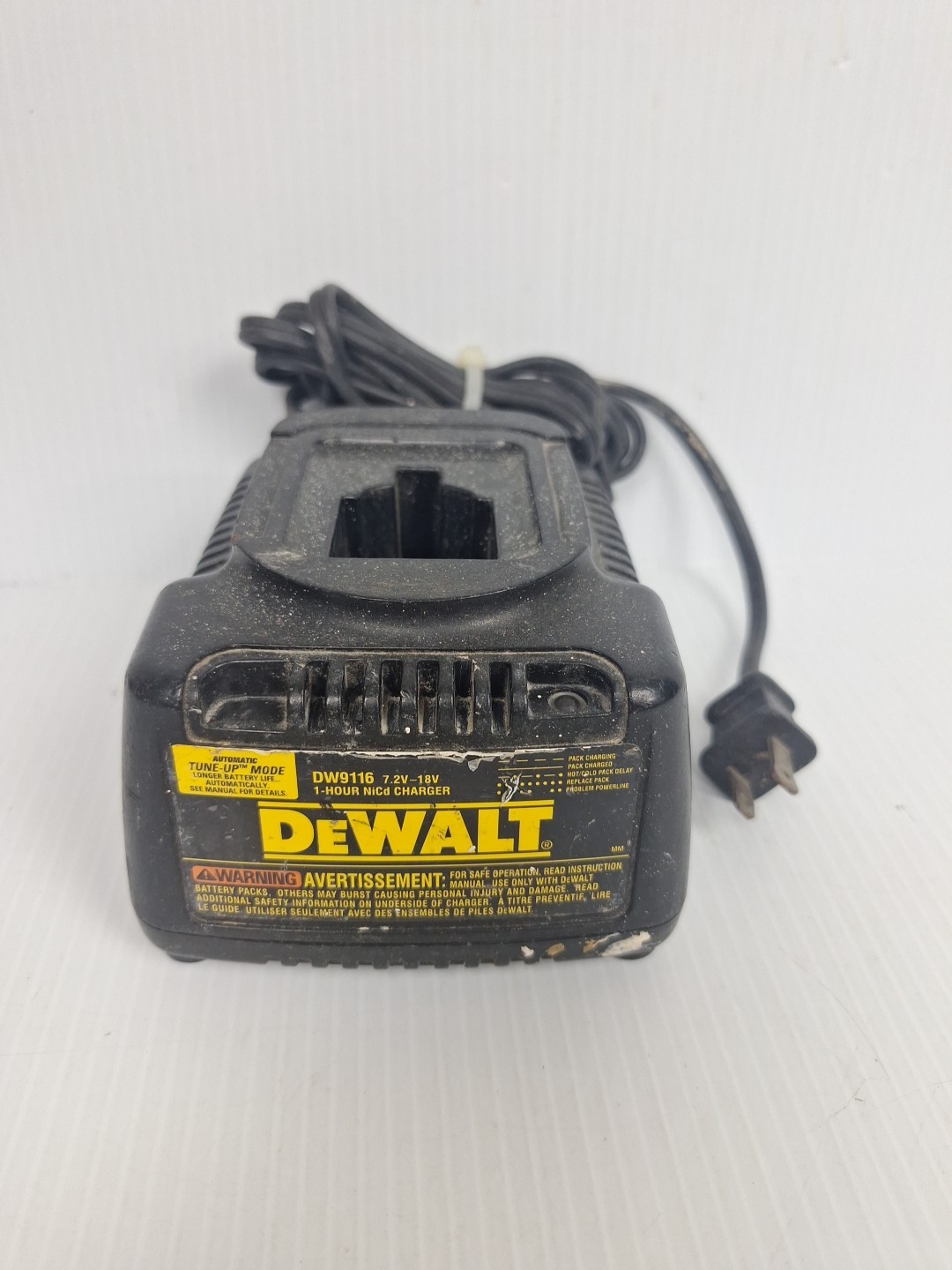 DeWALT DW9116 1 Hour NiCd Battery Charger 7.2V-18V Tested Works